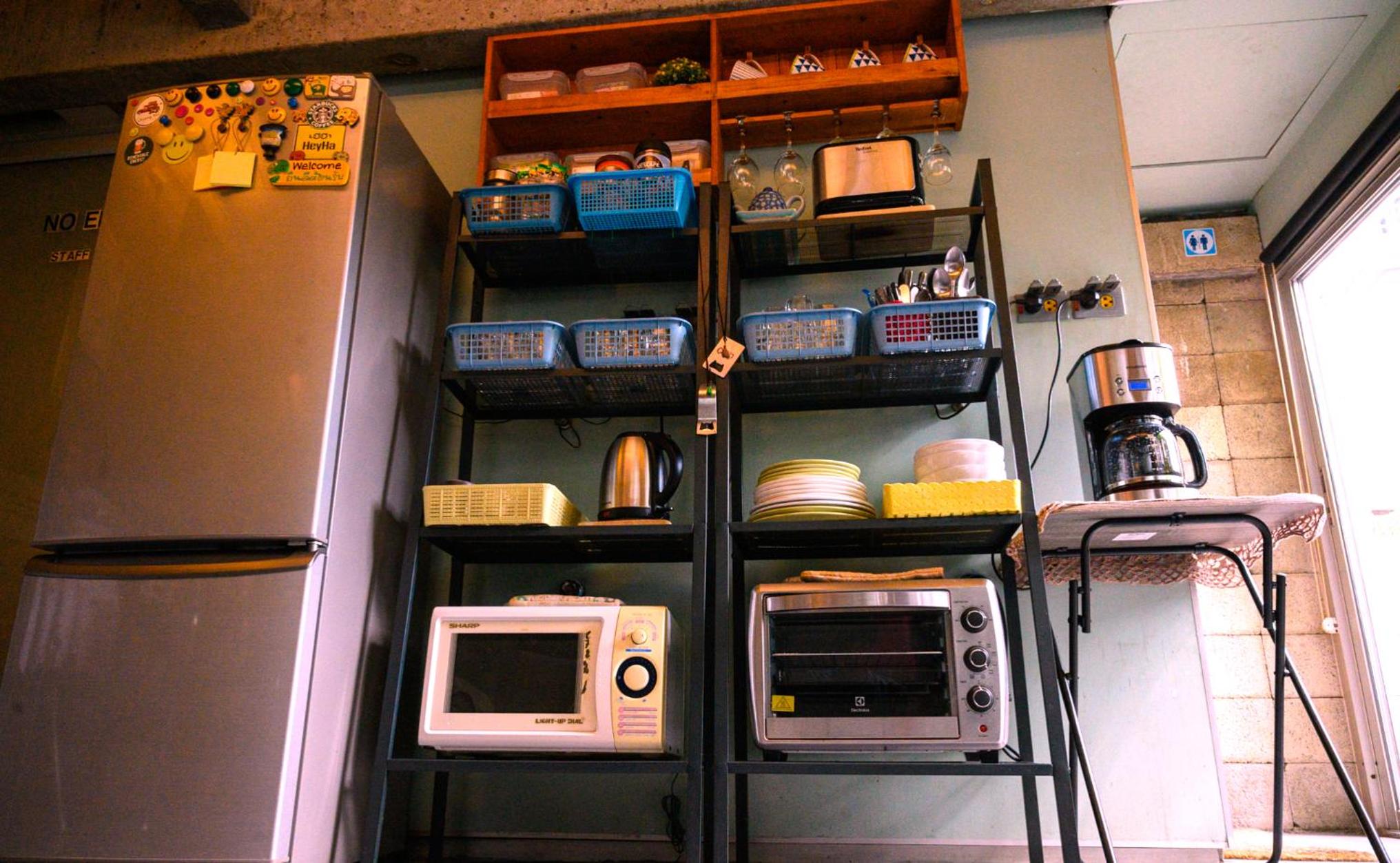 Deluxe King Room - Photo 9