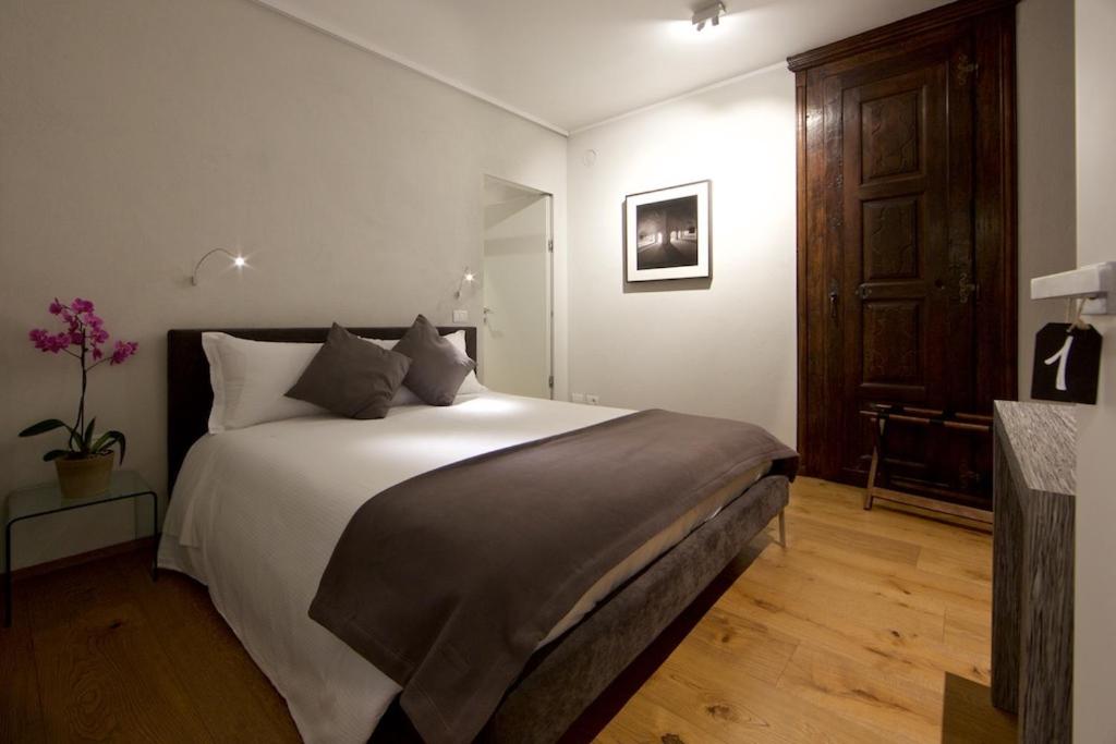 Double Room - Photo 5