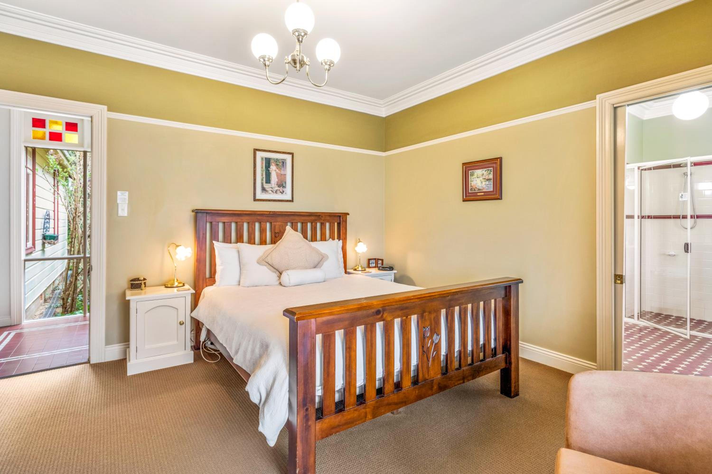 King Room with Balcony photo 3