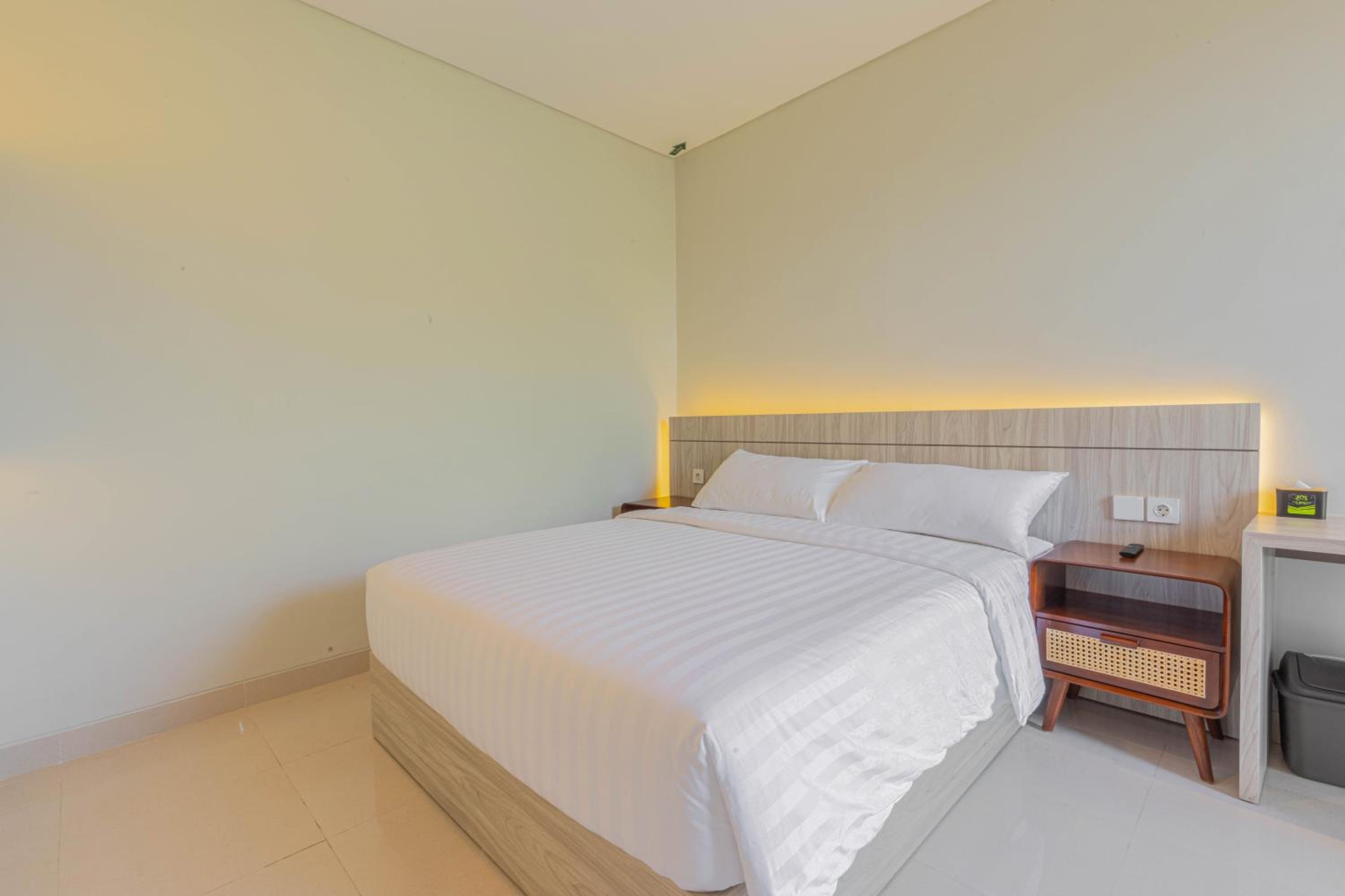 Executive Suite - Photo 4