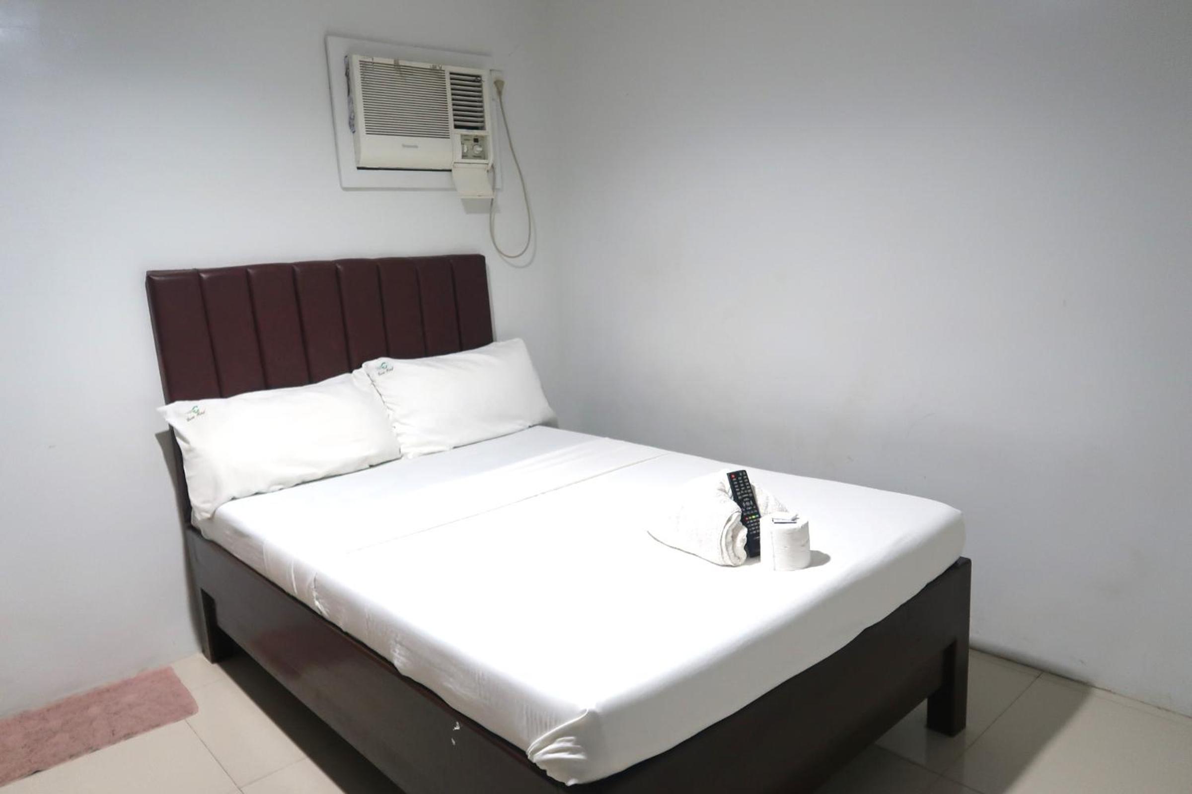 Standard King Room photo 1