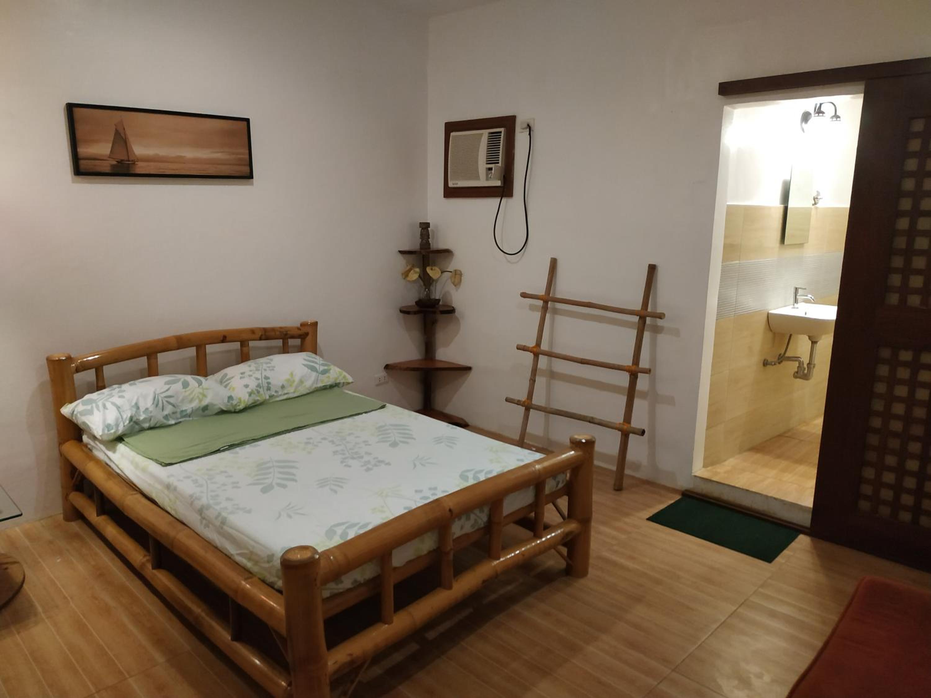 Four-Bedroom House photo 1