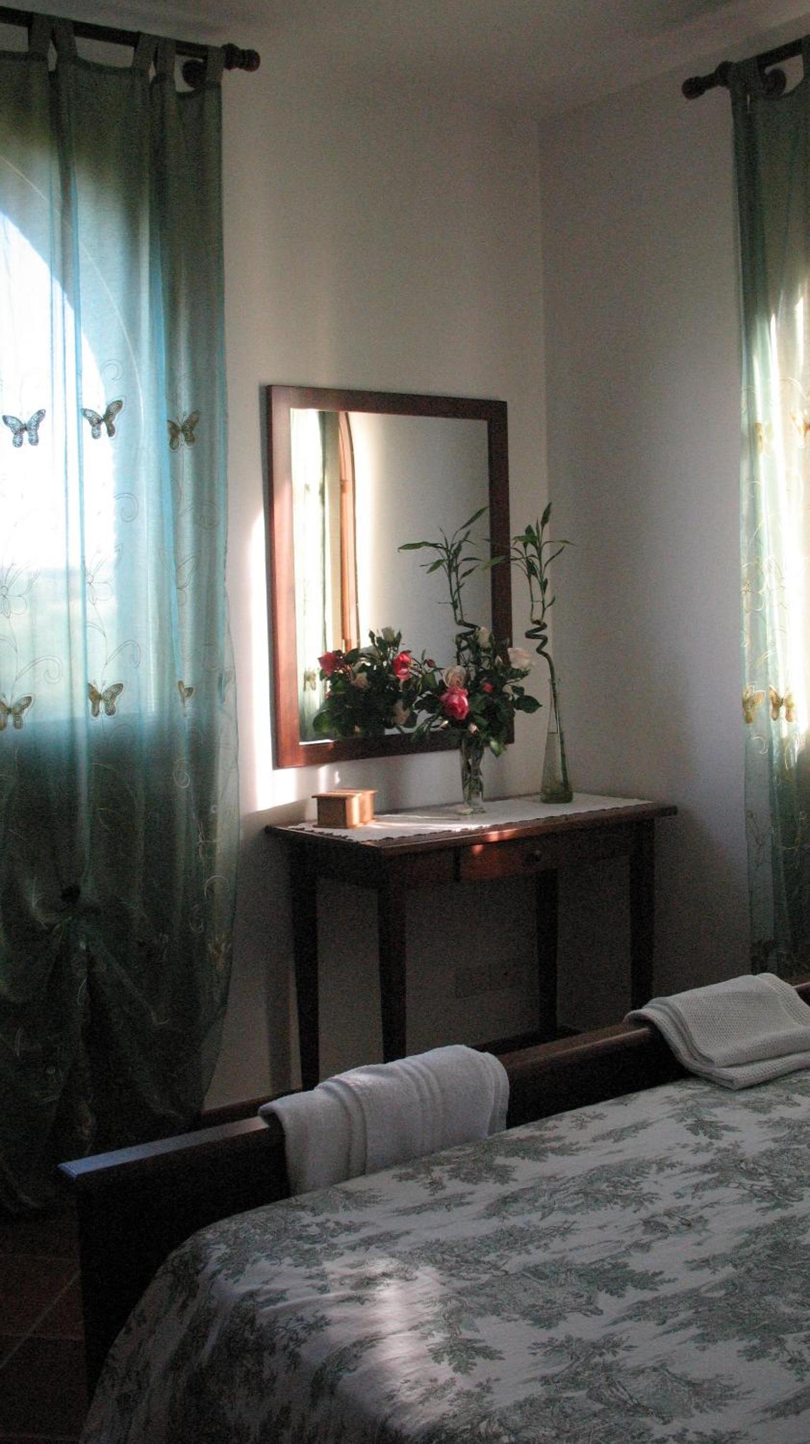 Deluxe Room (2 Adults + 1 Child) photo 1