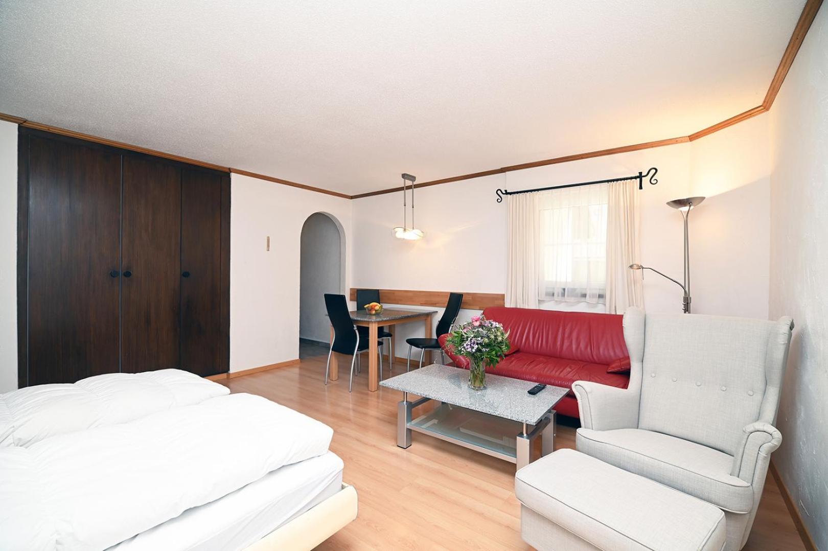Studio with Balcony photo 2