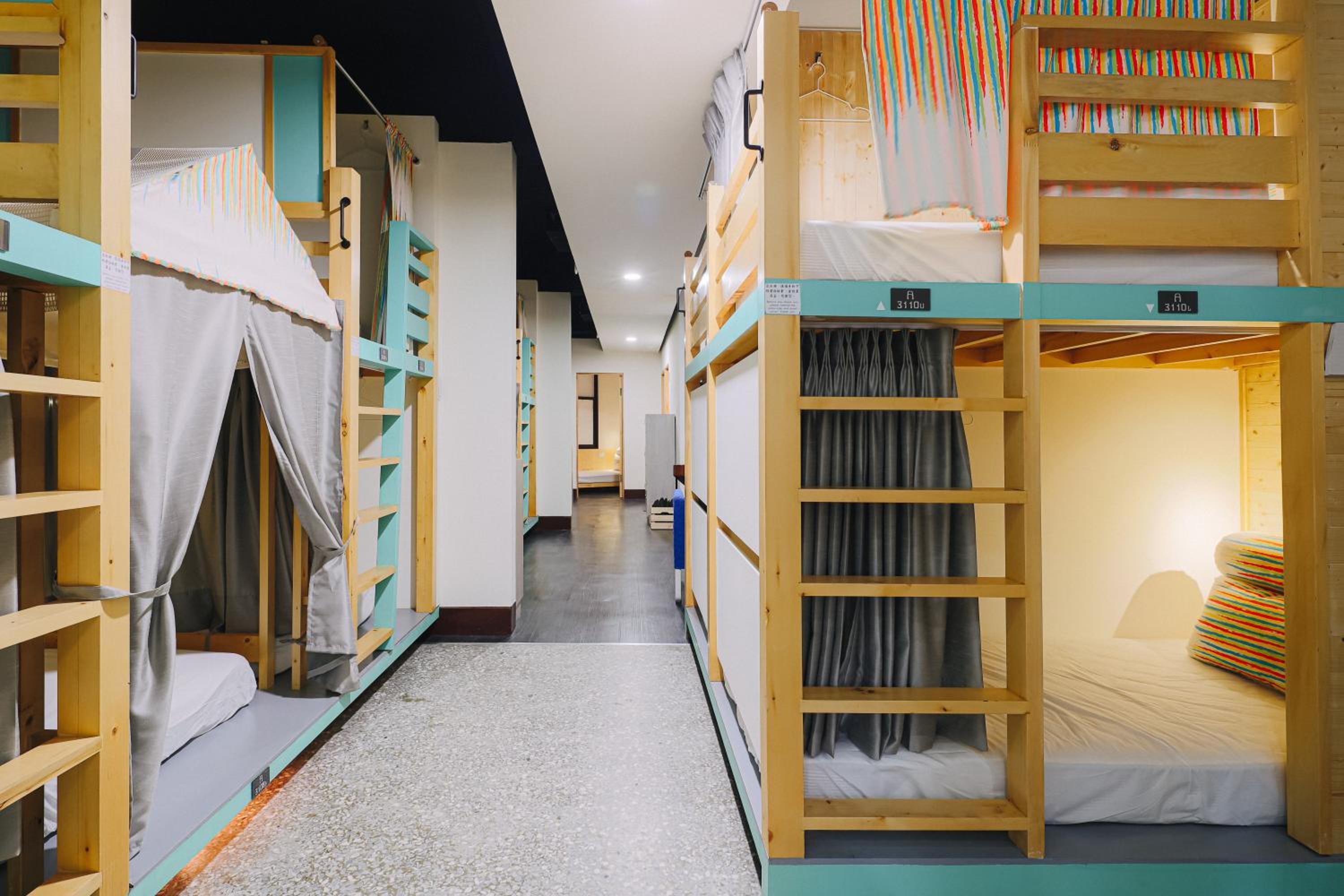 Bunk Bed in Mixed Dormitory Room