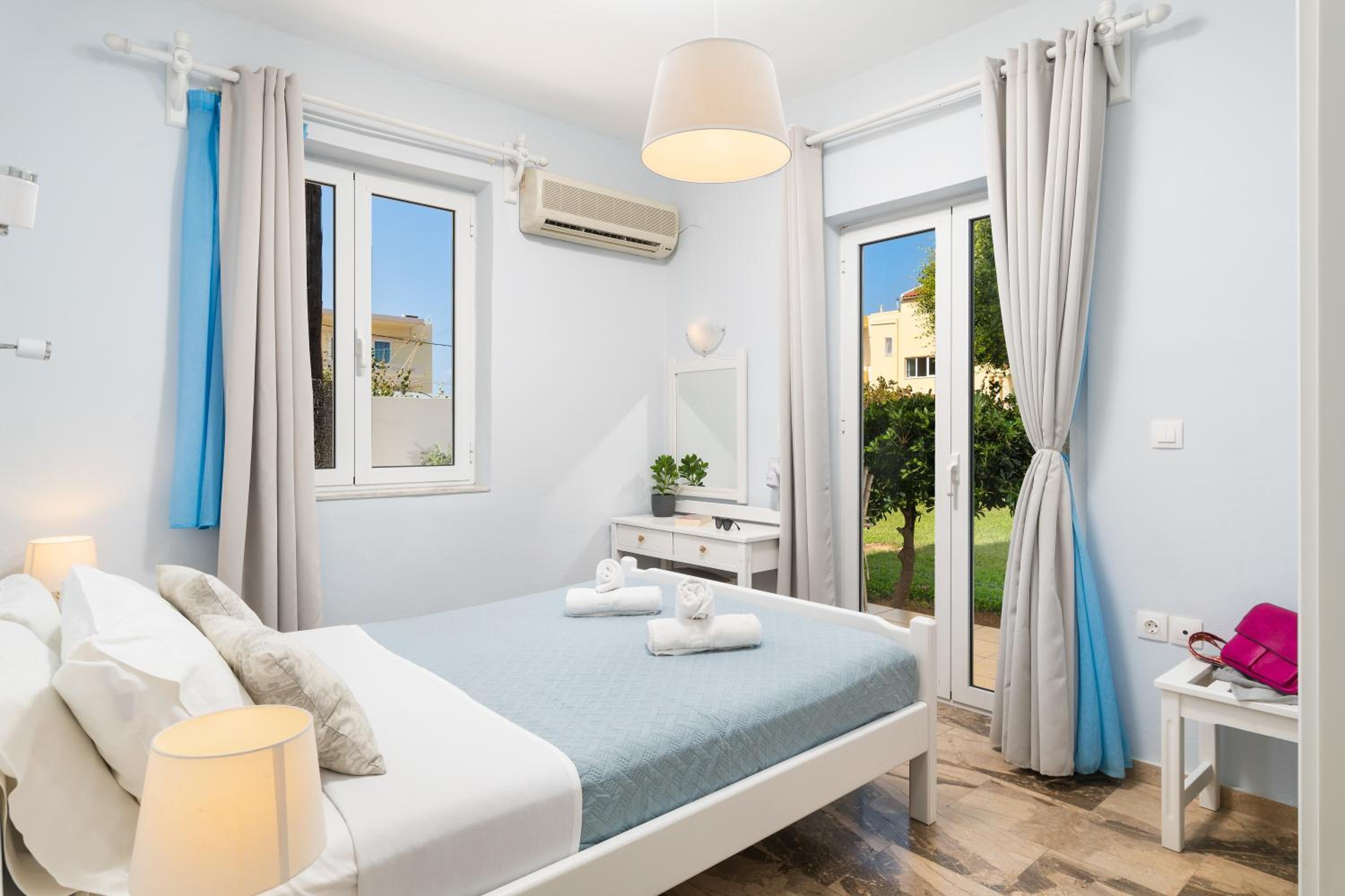 Apartment with Garden View