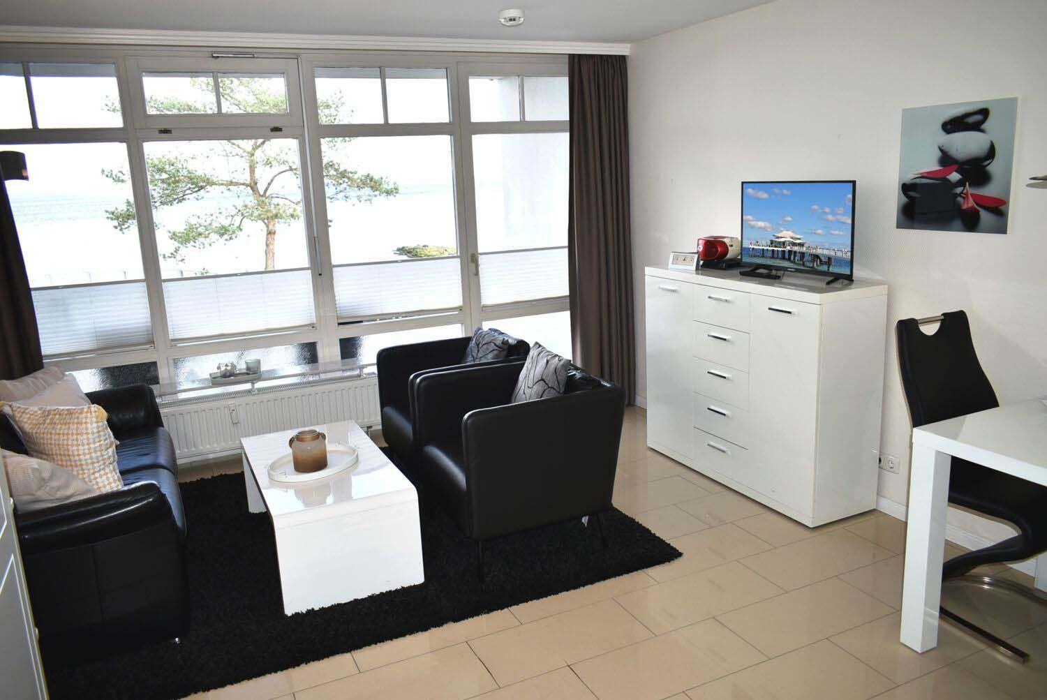 Apartment with Sea View photo 2