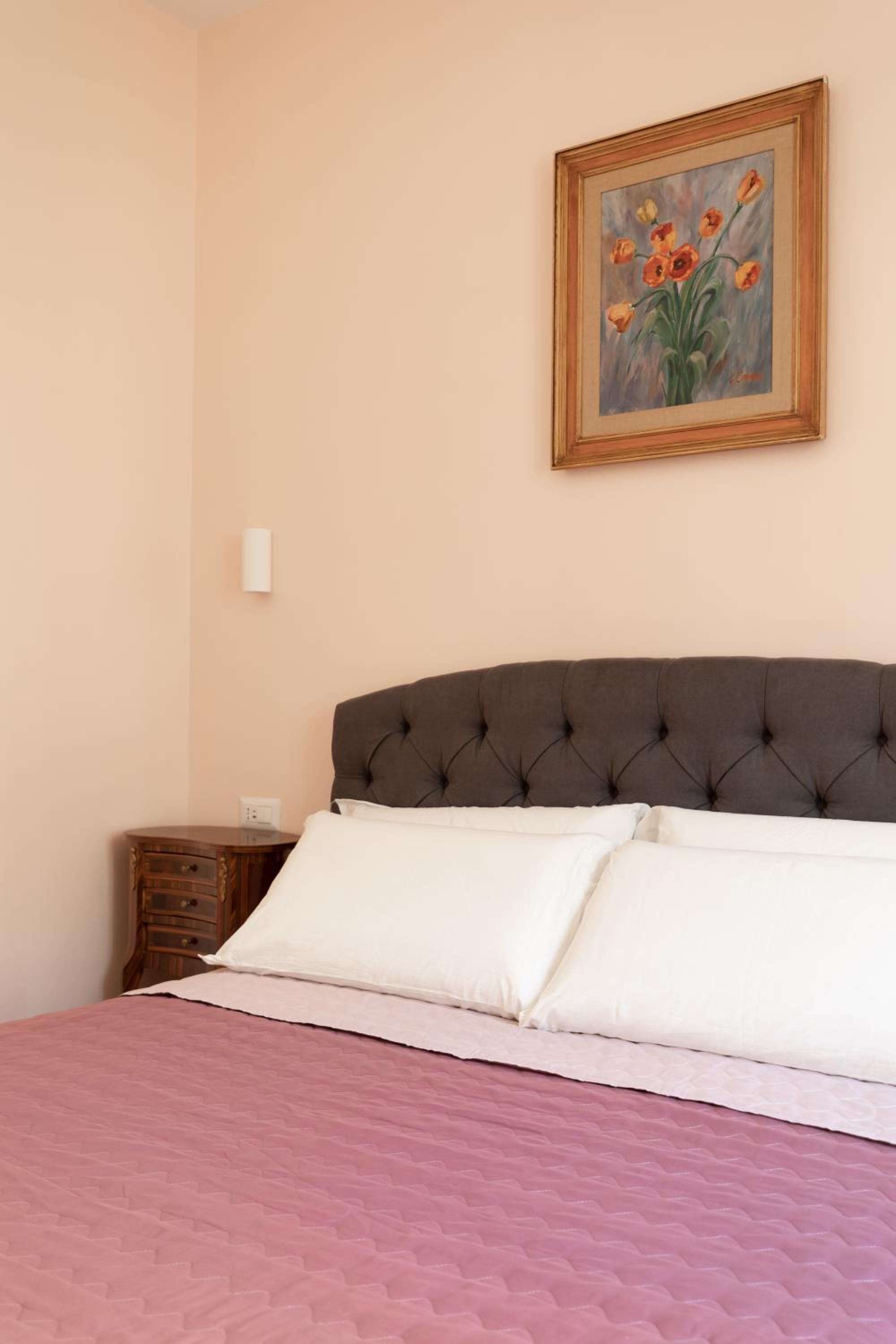 Large Double Room photo 3