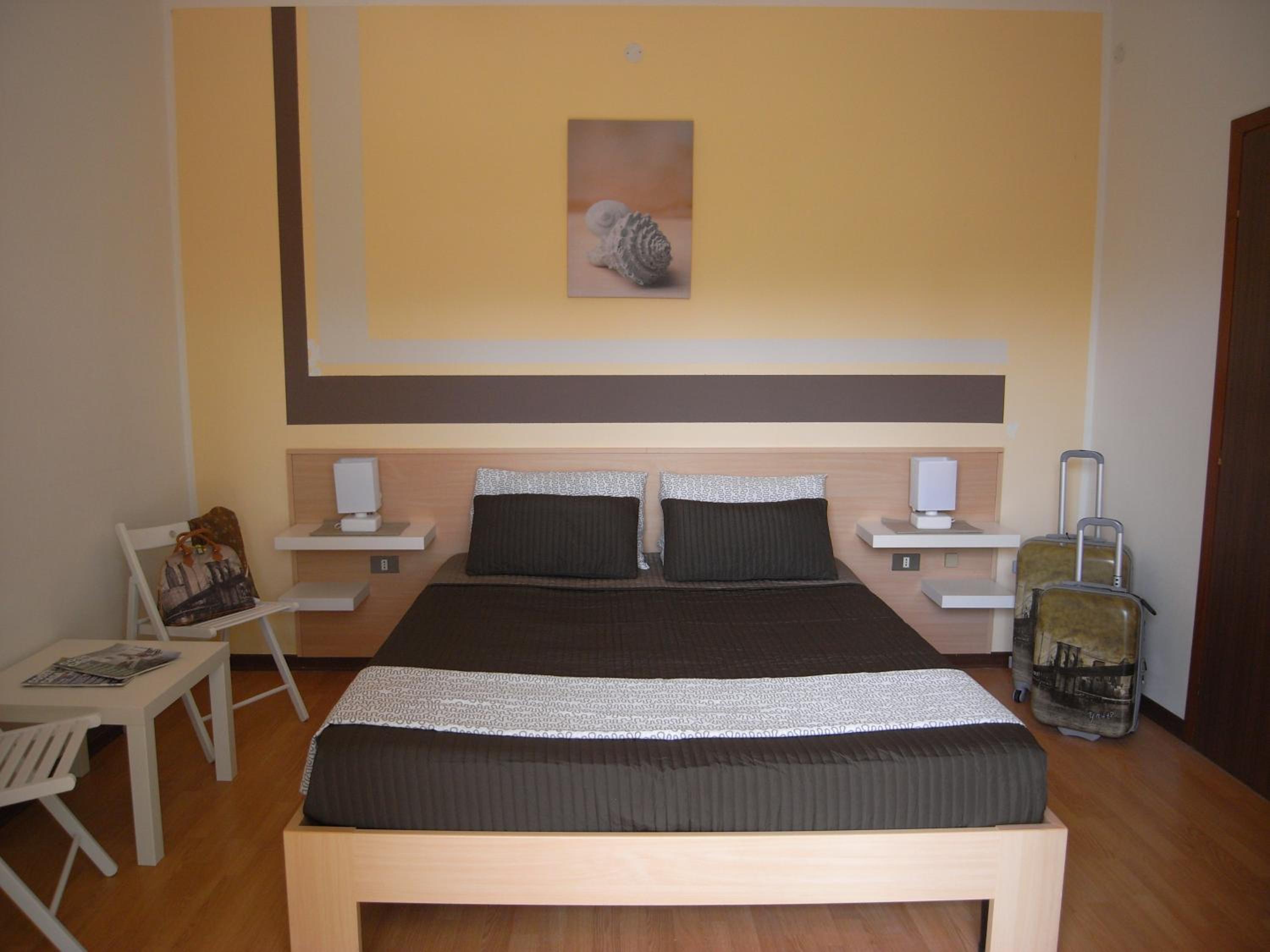 Double Room - Photo 2