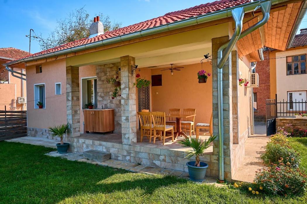 Two-Bedroom Villa - Photo 7