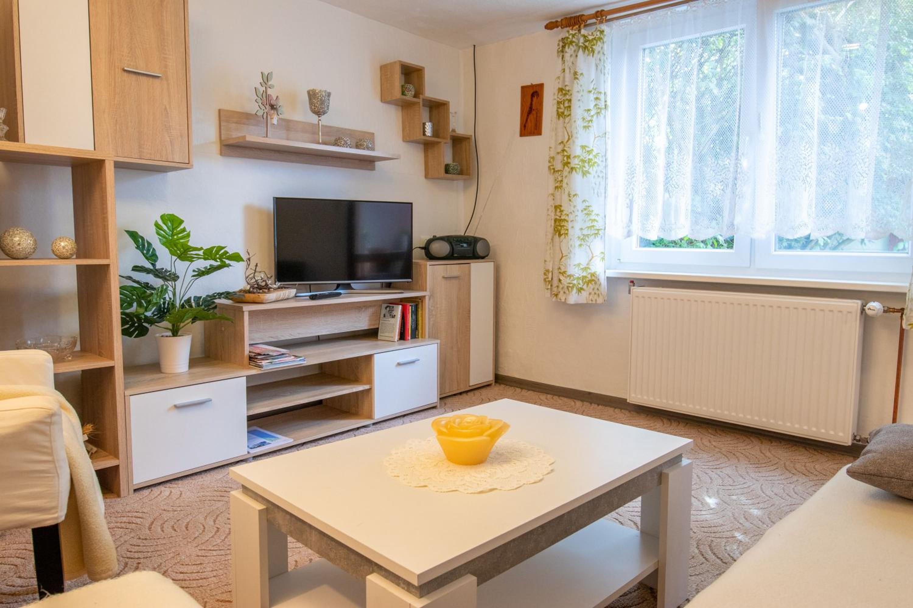 One-Bedroom House photo 1