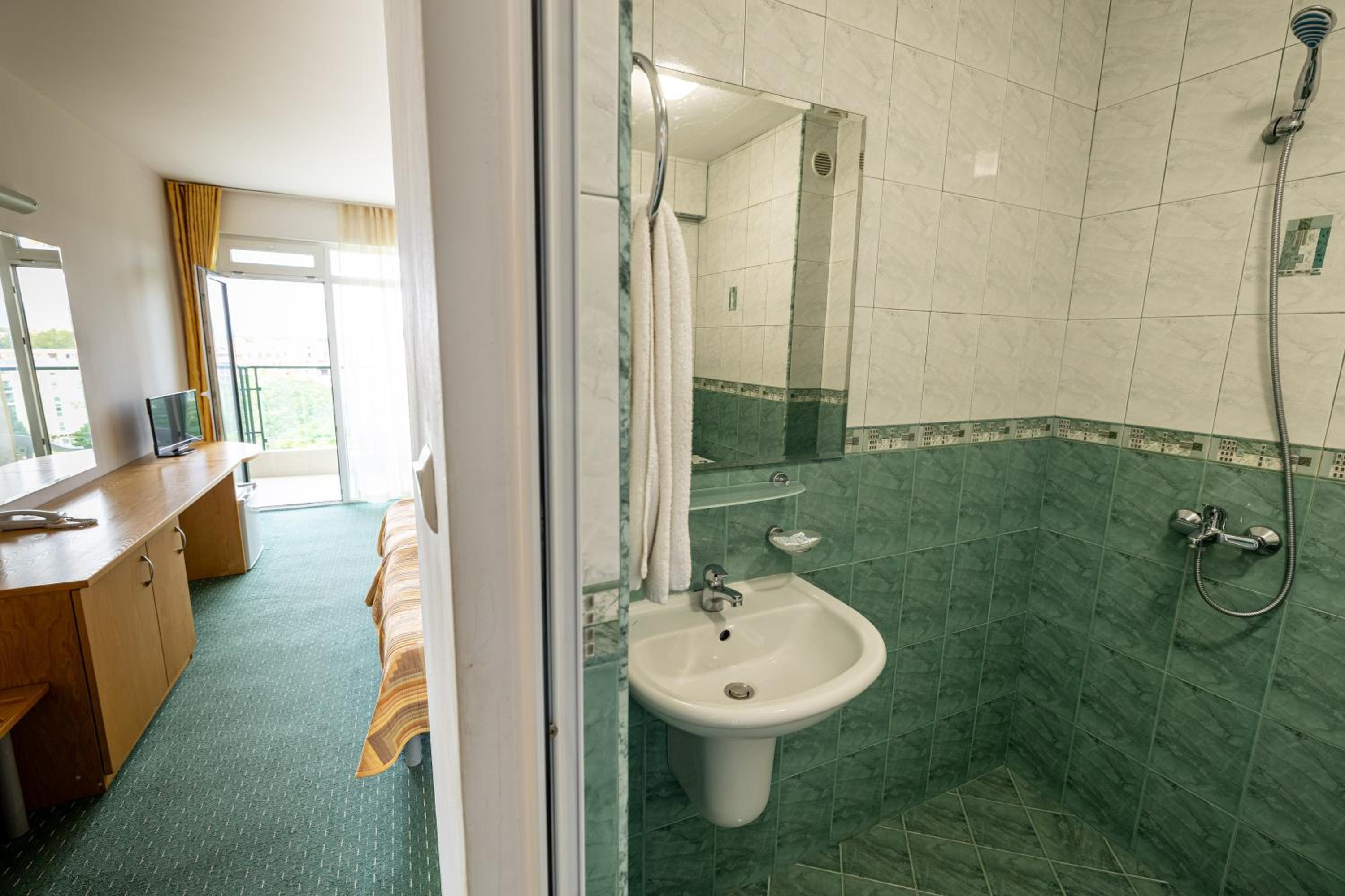 Superior Twin Room photo 2