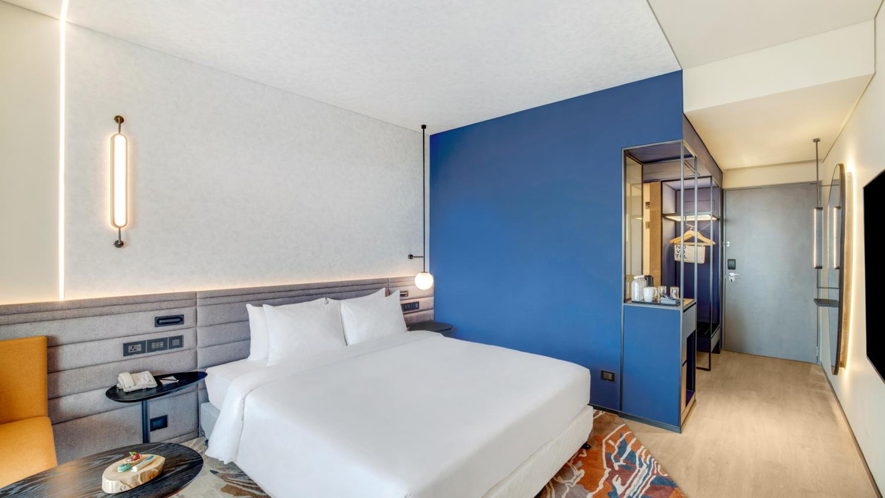 Premier King Room with Complimentary IMFL from 6:00 pm to 8 pm at Barcode and Shared Airport Transfer - Photo 3