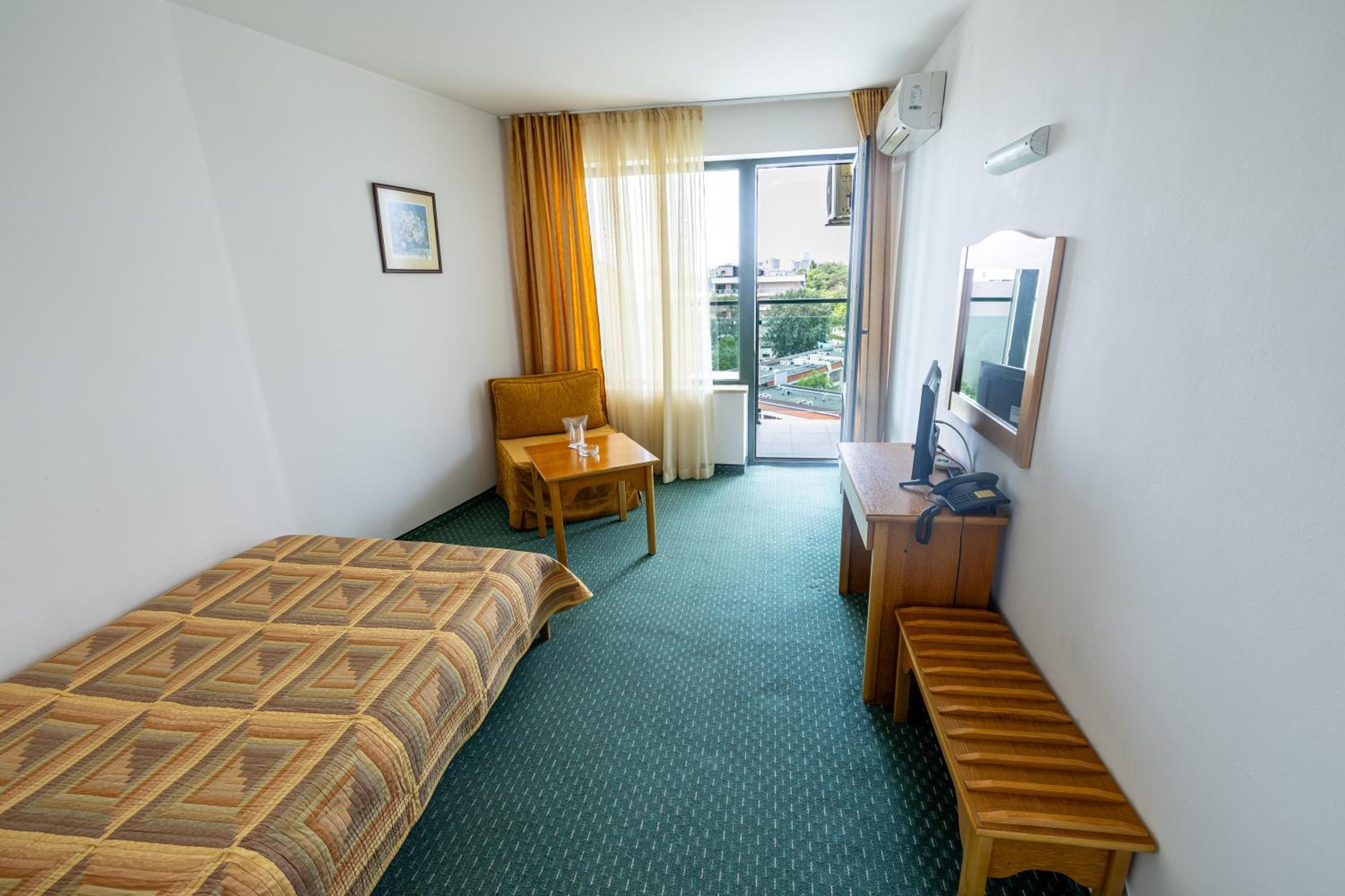 Single Room photo 2