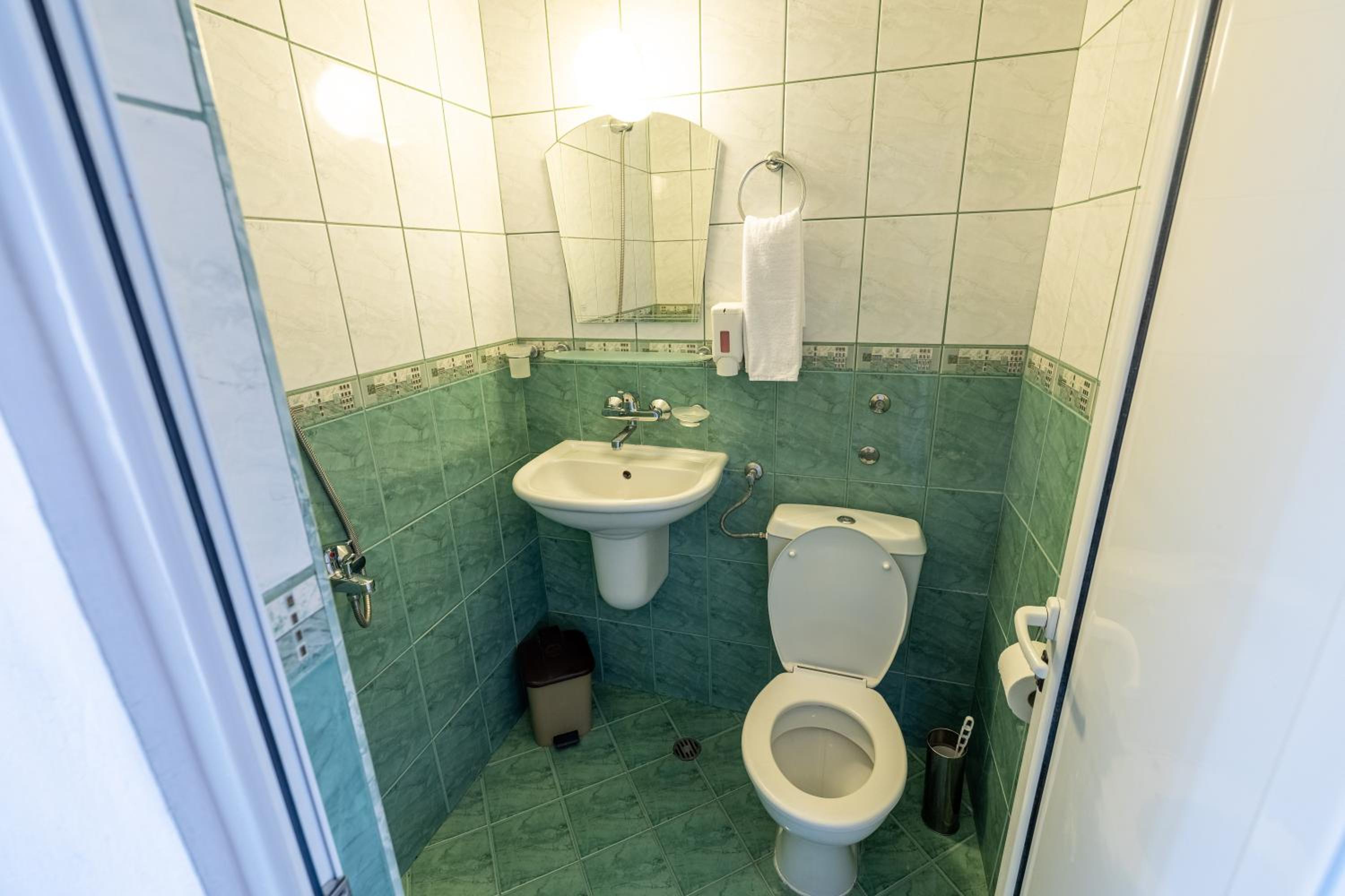Standard Twin Room with Front Sea View photo 3