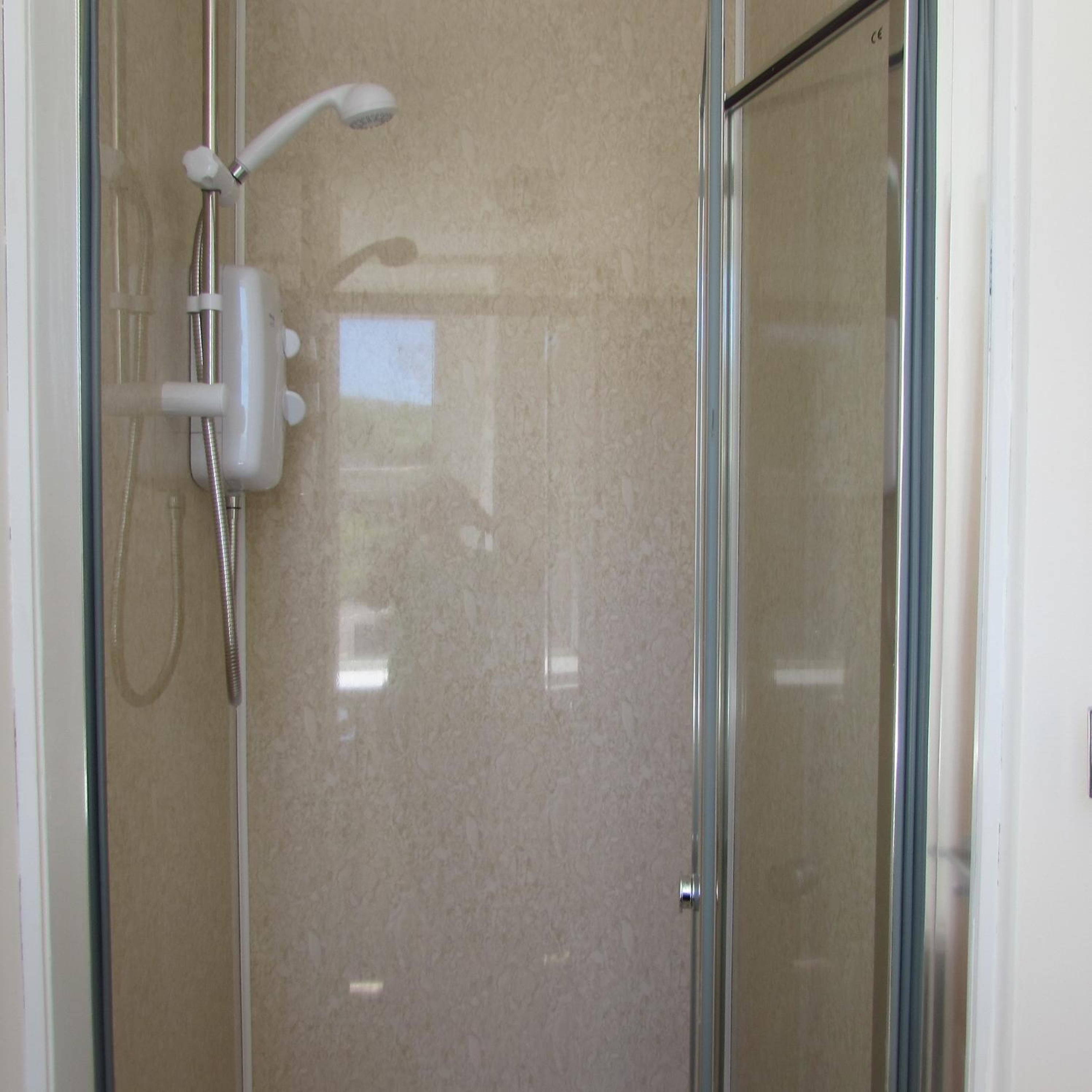 Double Room with Private Bathroom - Photo 3