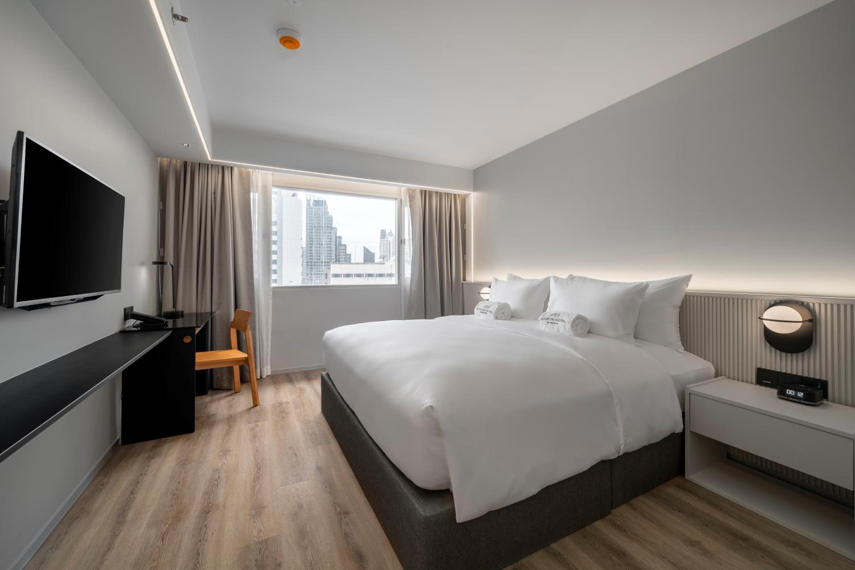 Deluxe King Room photo 1