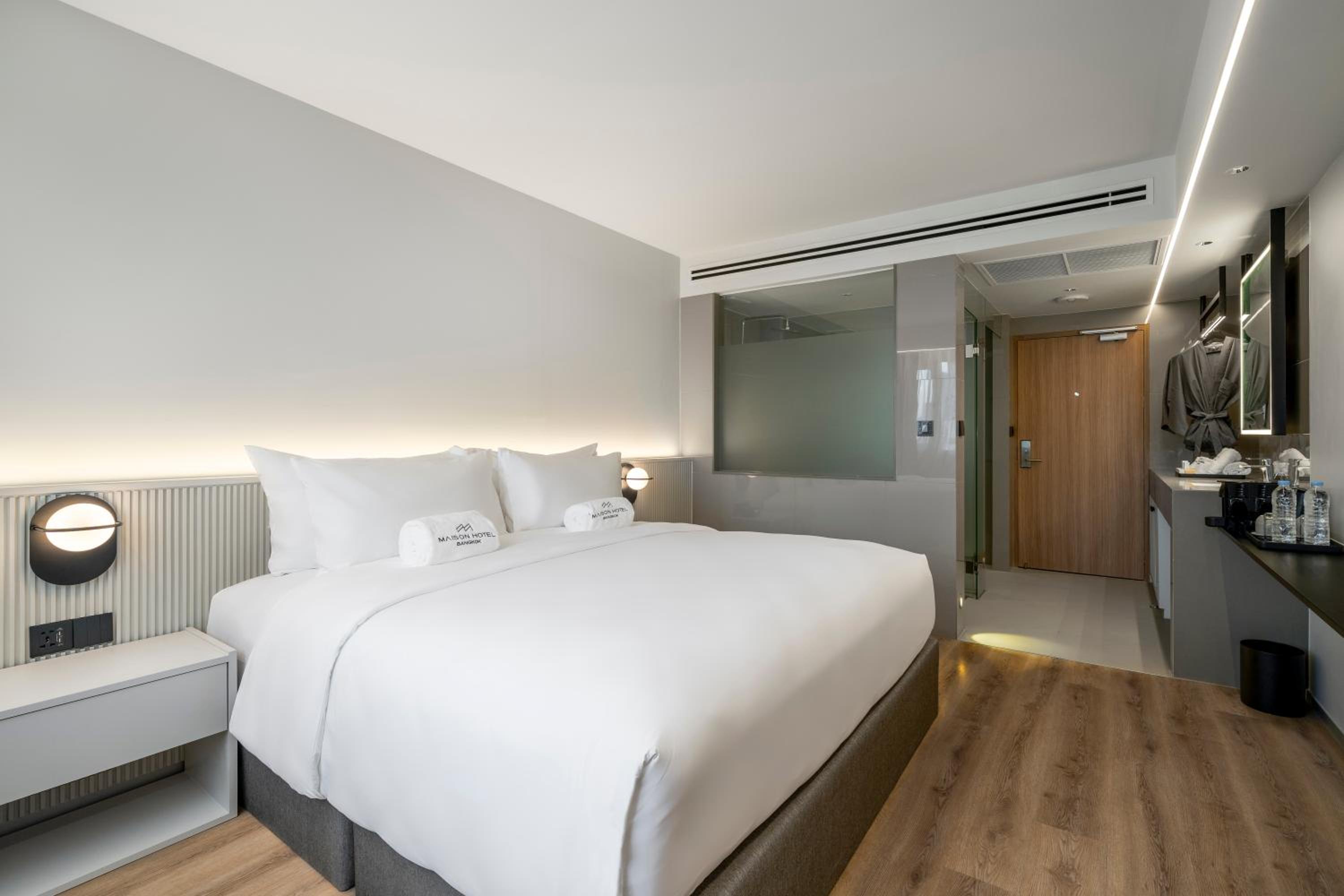 Deluxe King Room photo 2