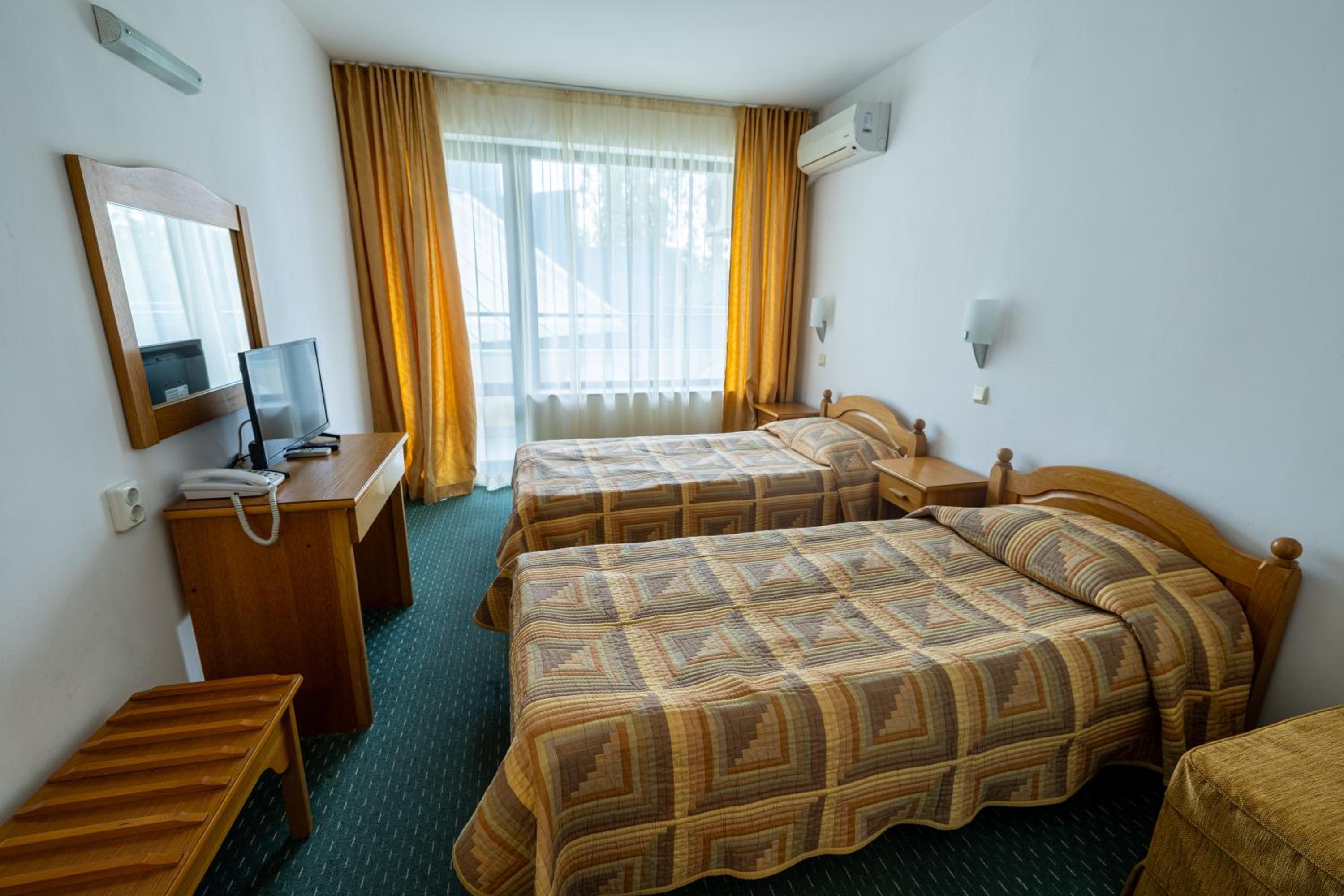 Economy Twin Room (2 Adults) photo 1