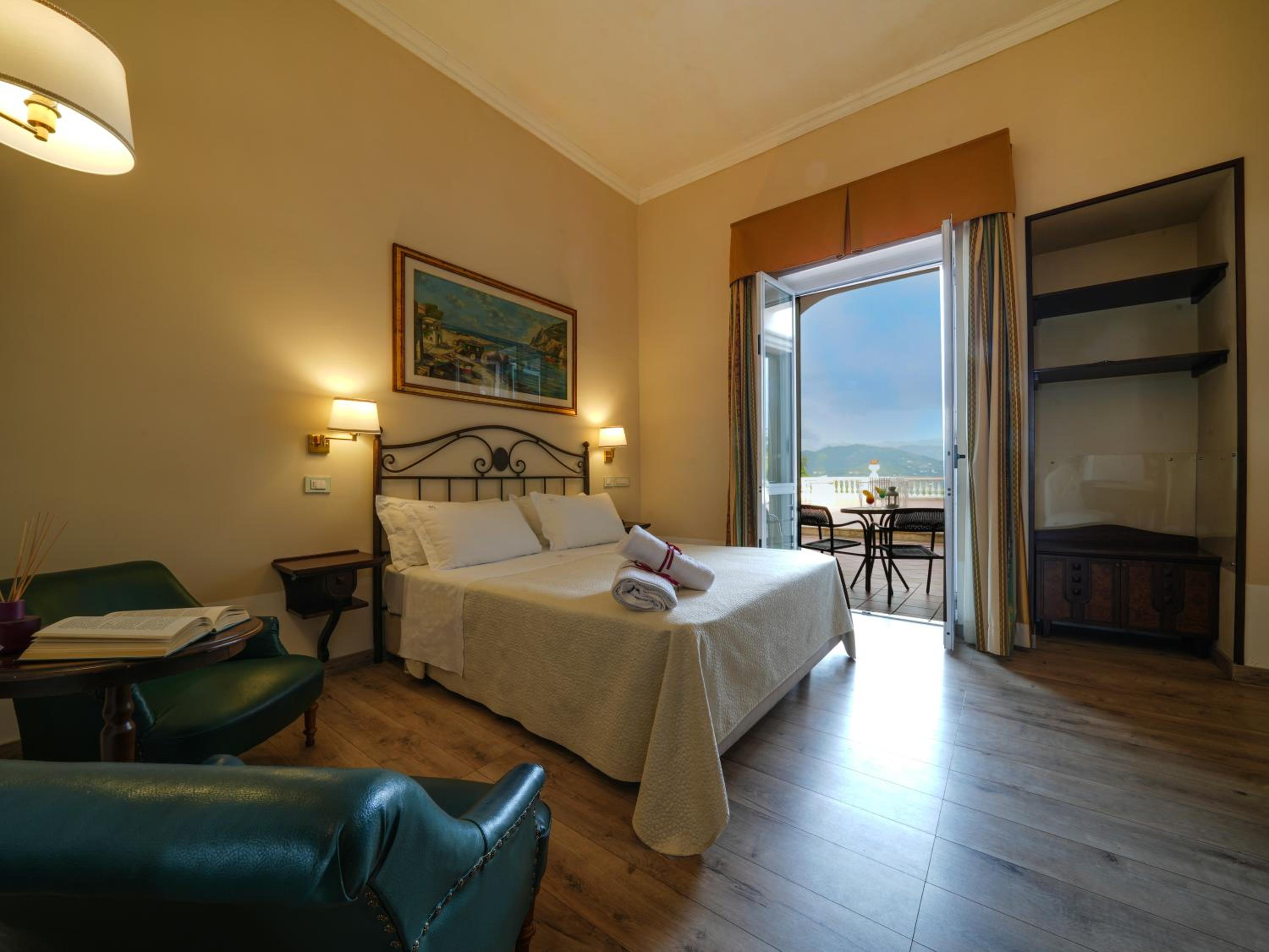 Superior Double Room - Photo 2