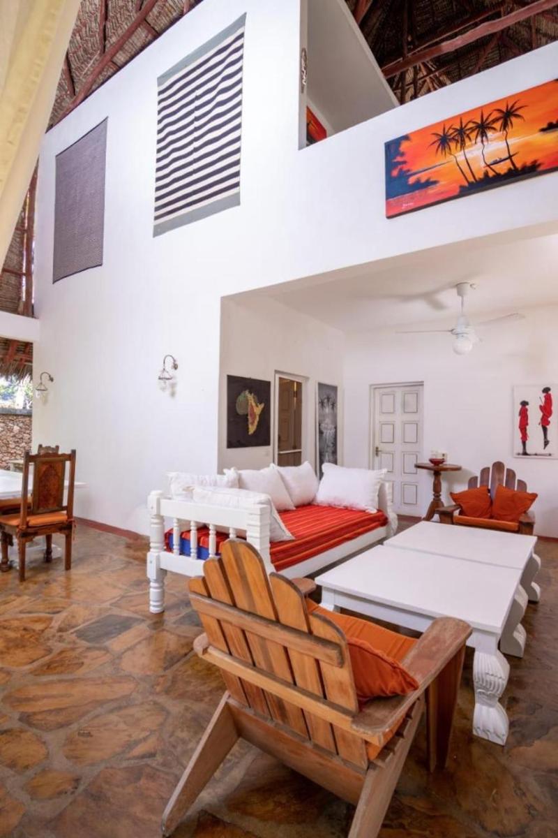 Villa photo 2