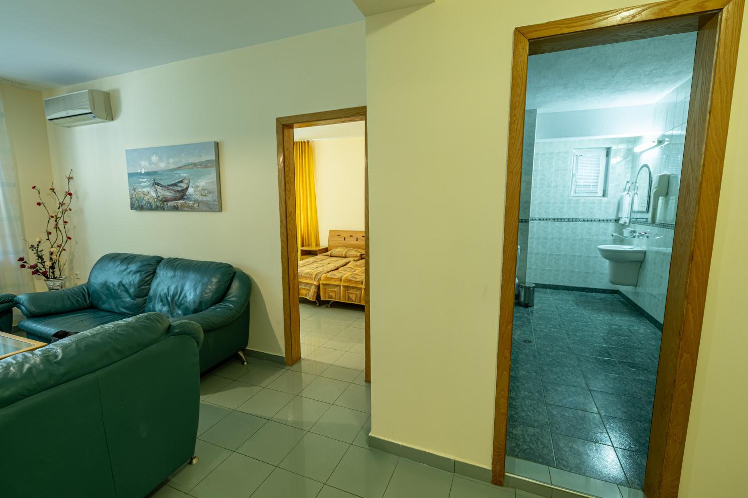 Two-Bedroom Suite with Balcony photo 3