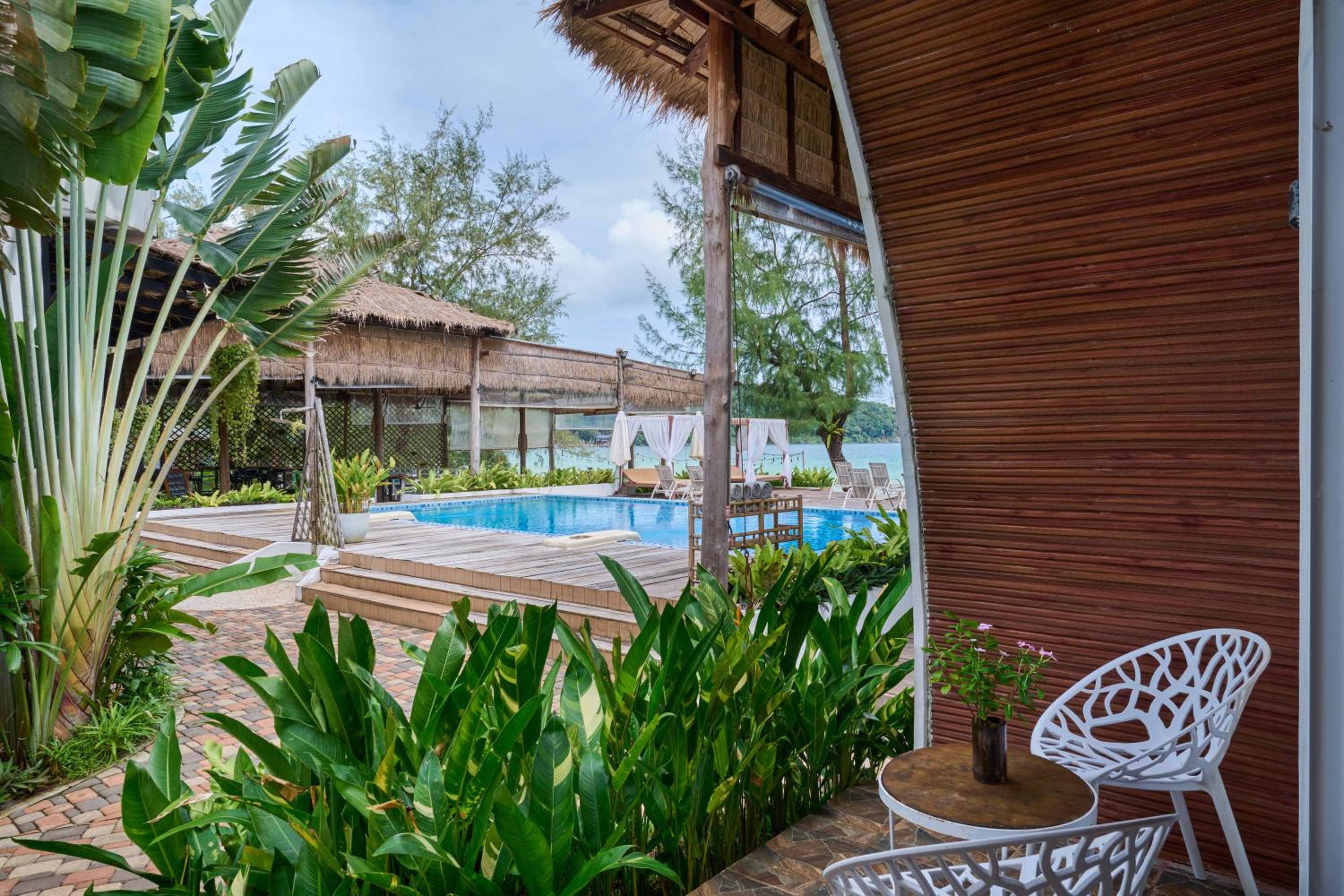 Bungalow Double Pool Access