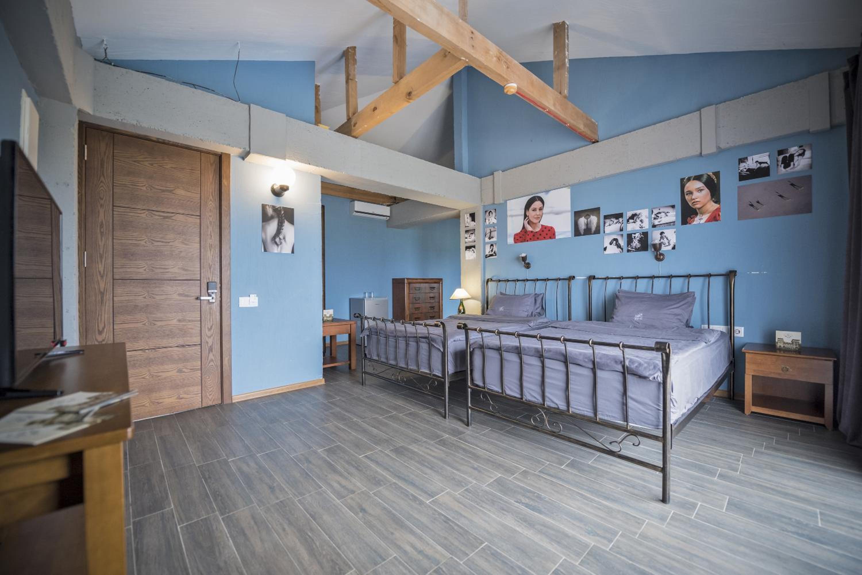 Standard Double or Twin Room - Photo 10