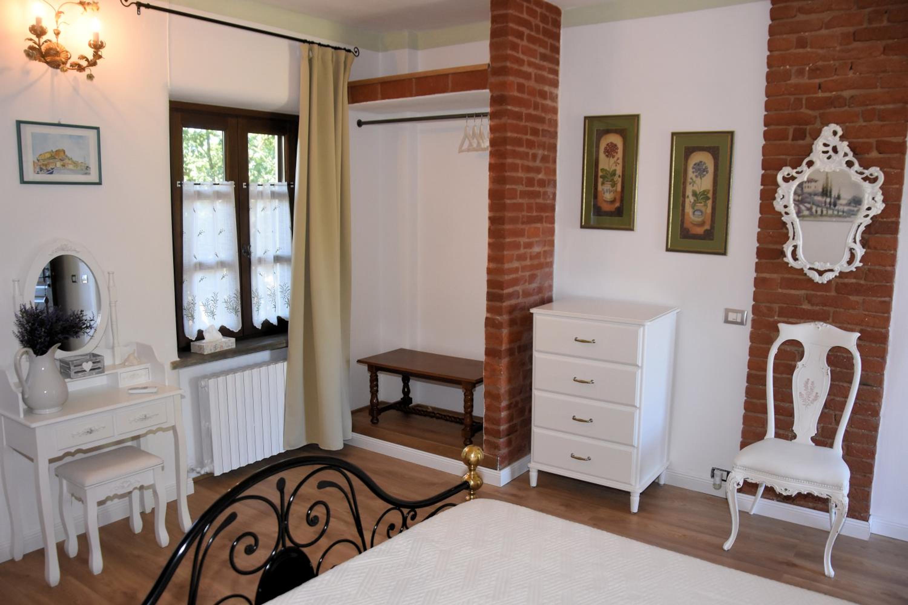 Deluxe Double Room (2 Adults + 1 Child) photo 1