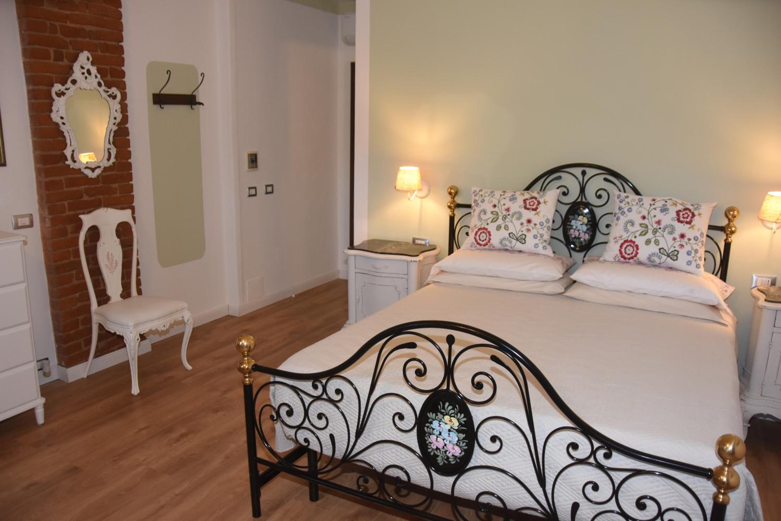 Deluxe Double Room with Bath photo 1