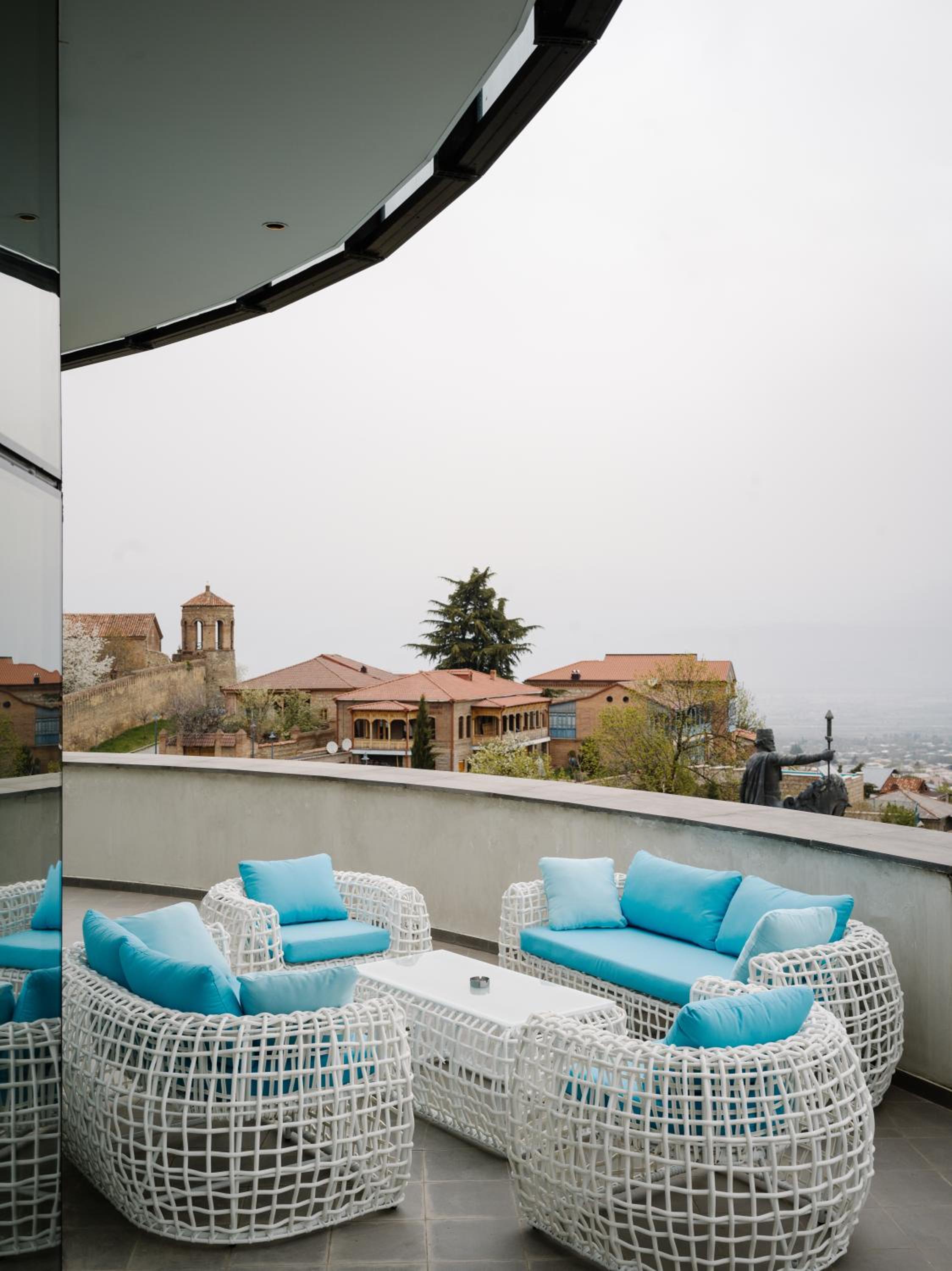 Queen Suite with Terrace and Mountain View - Photo 7
