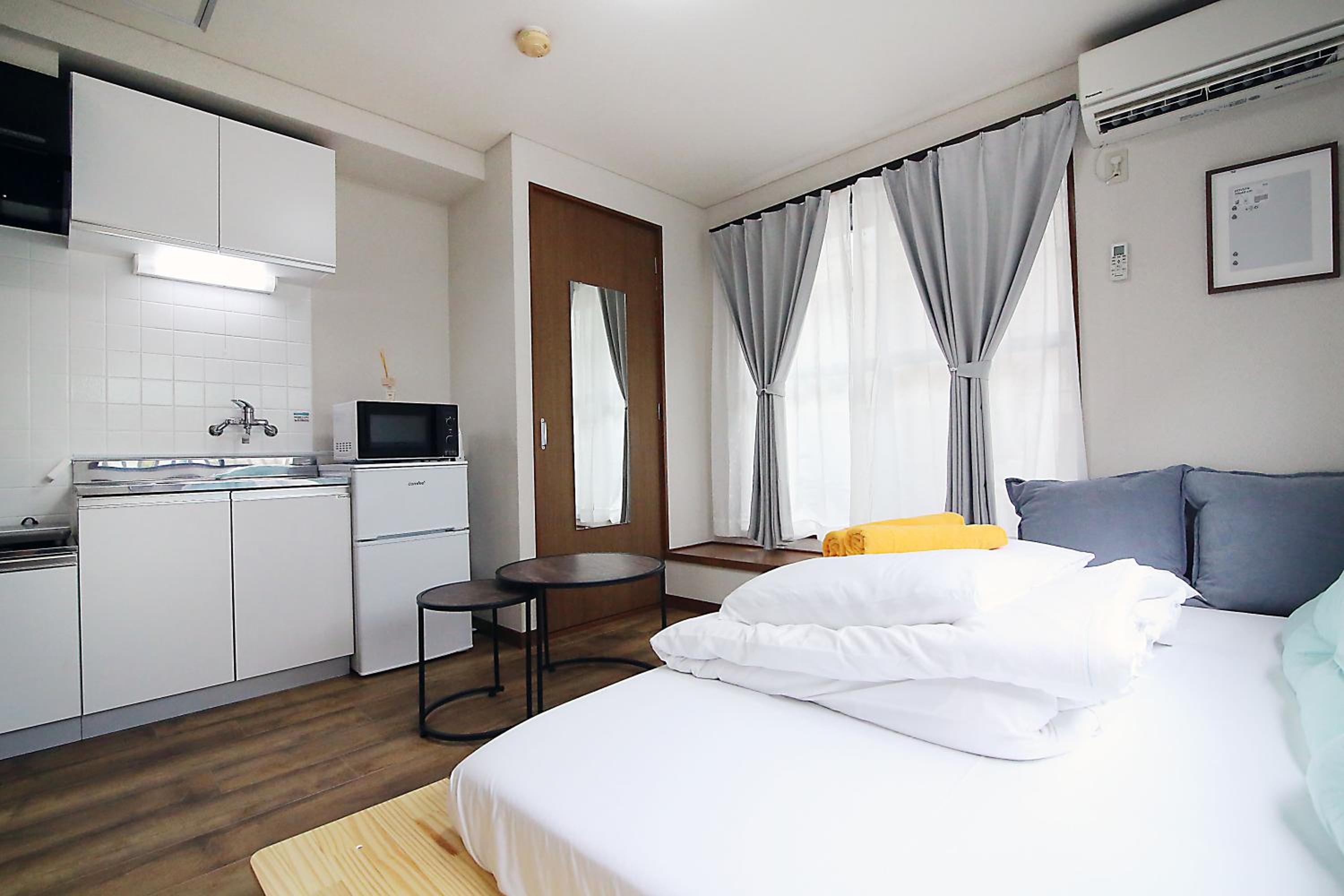 One-Bedroom Apartment photo 2