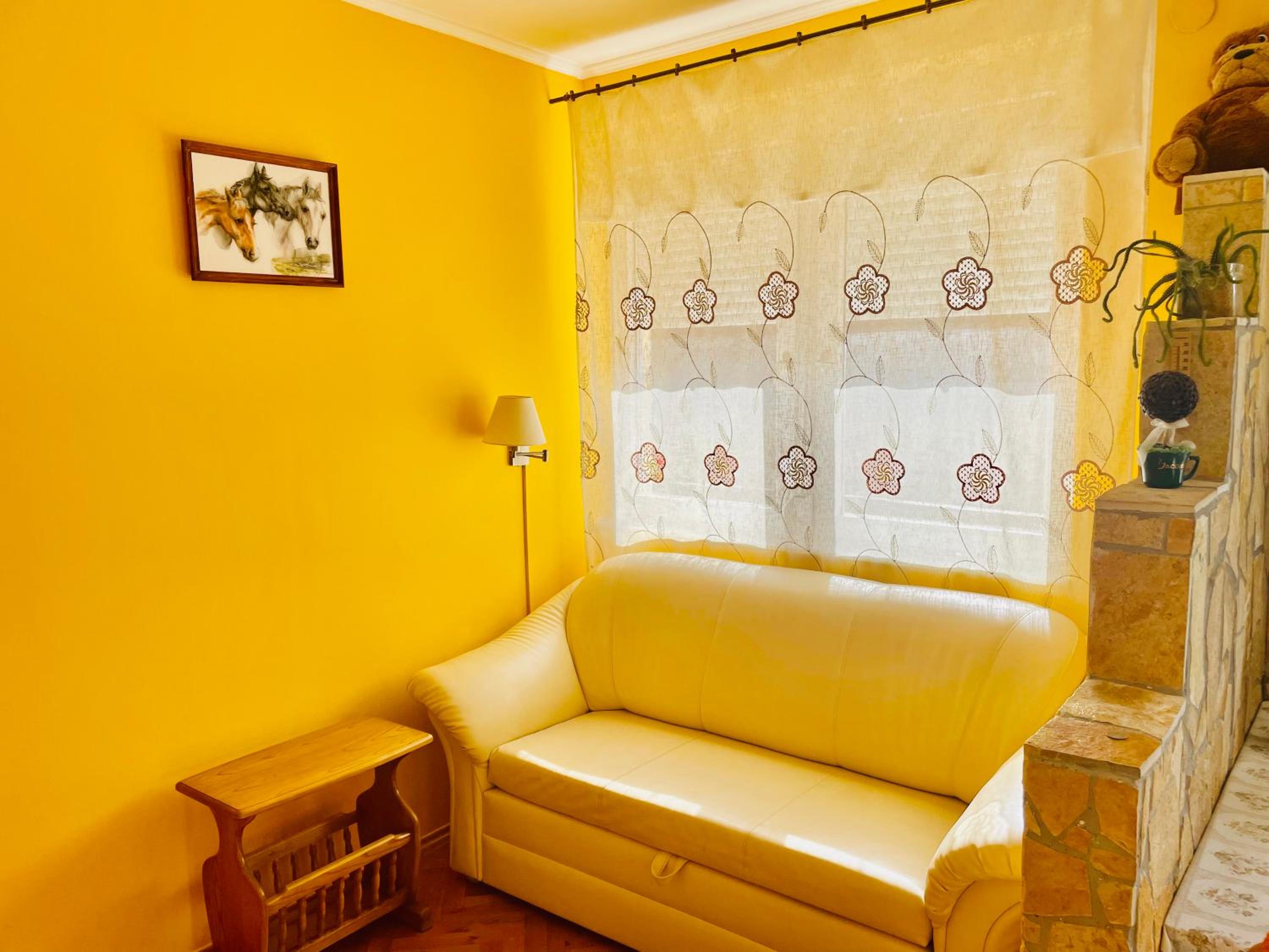 Apartment with Balcony photo 2