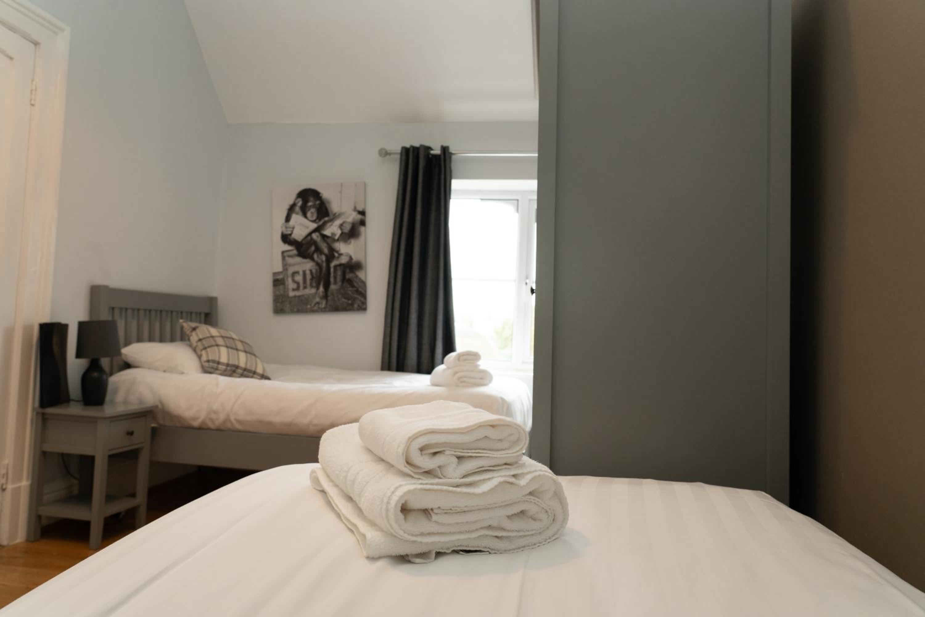 Twin Room - Photo 7