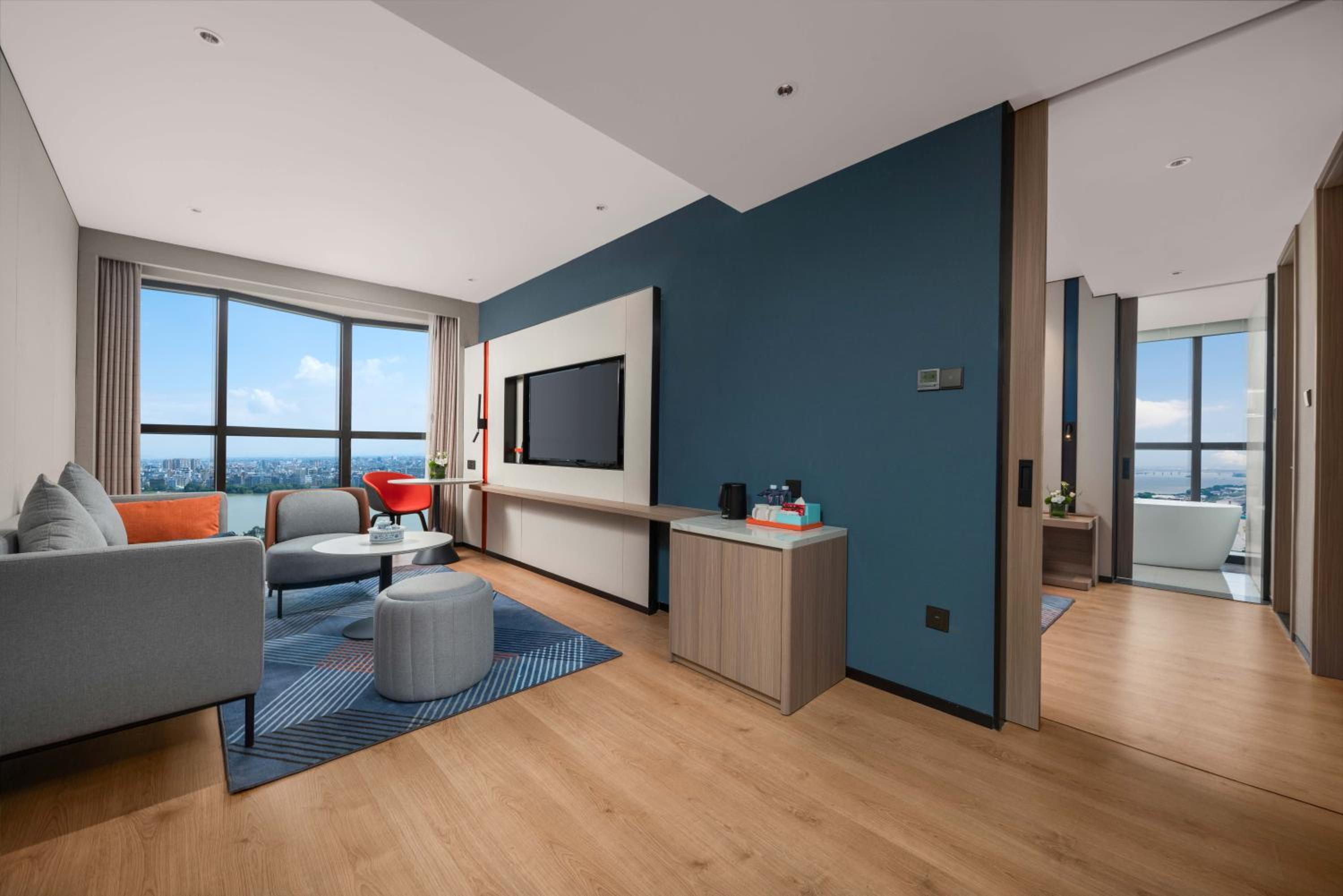 One-Bedroom Suite with River View photo 1