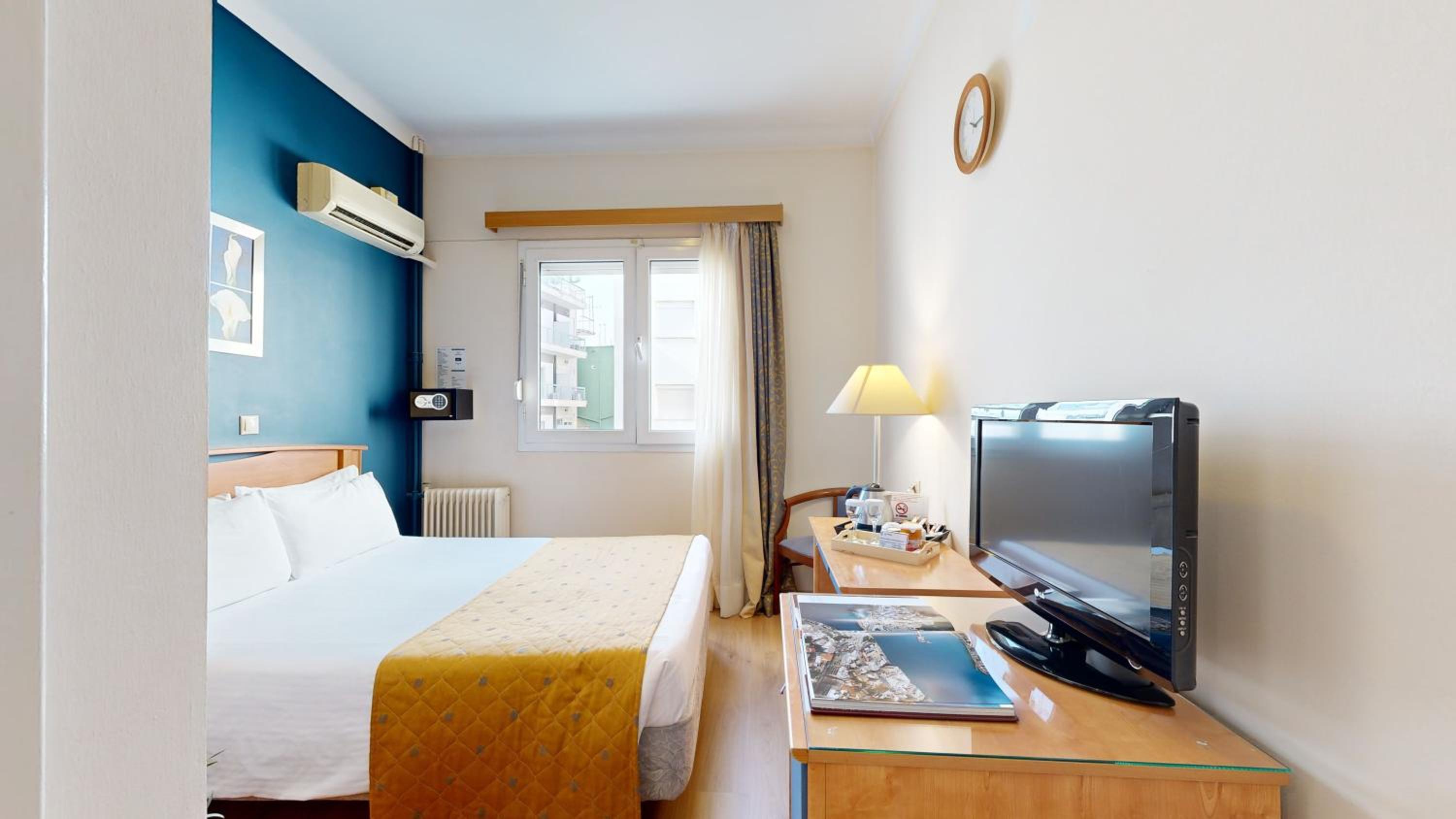 Small Double Room - Photo 1