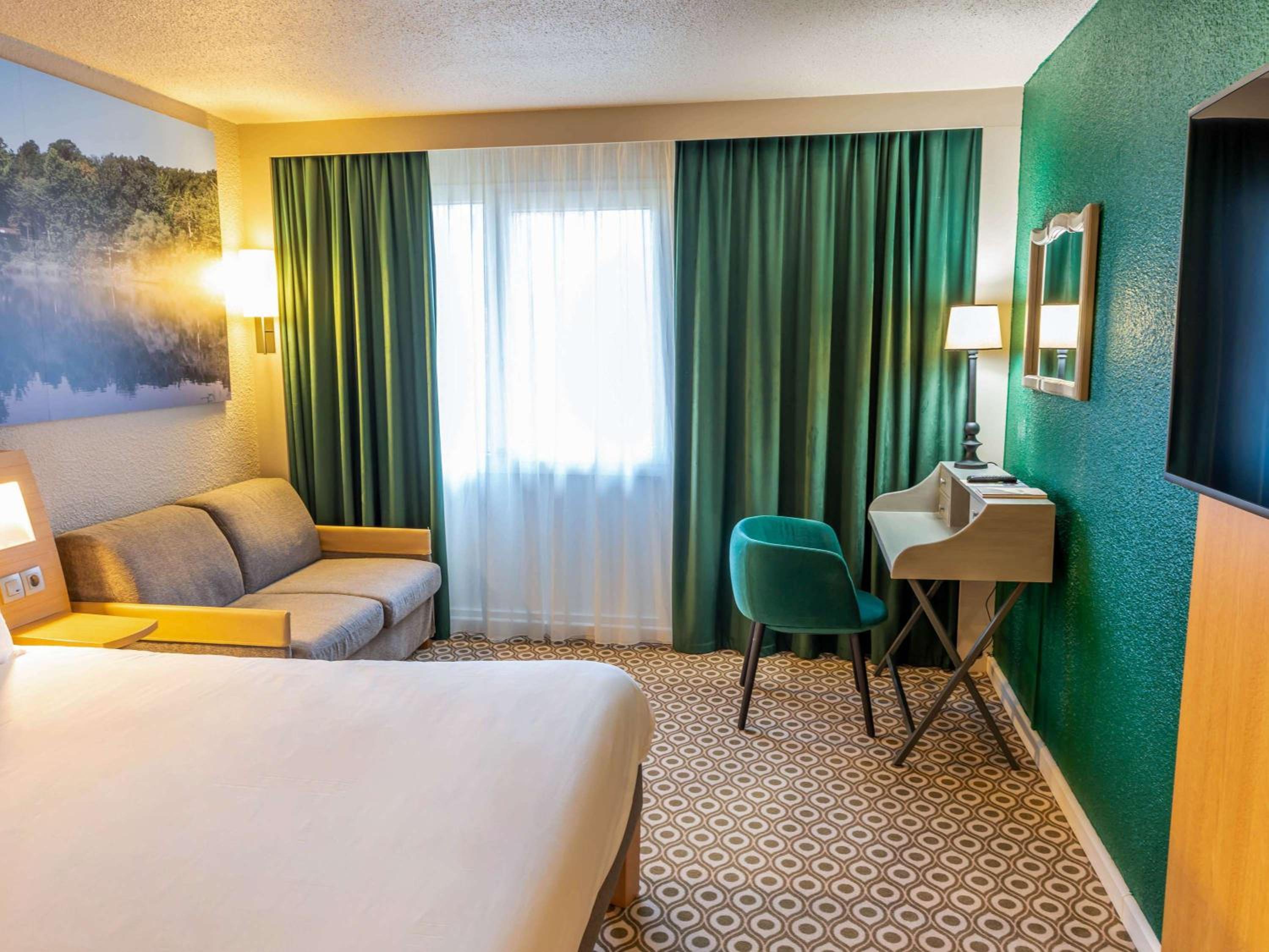 Classic Double Room with Sofa Bed - Photo 1