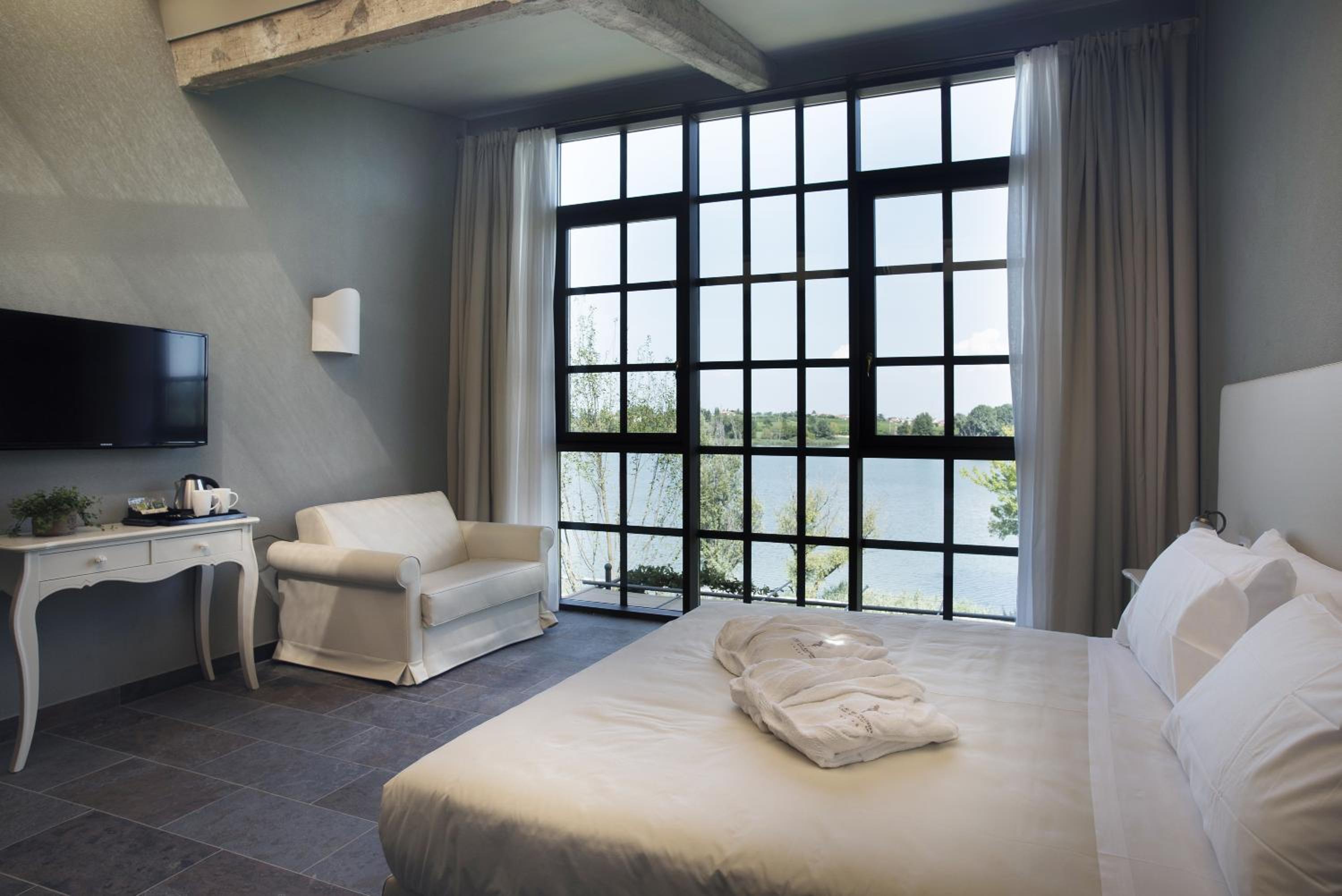 King Room with Lake View