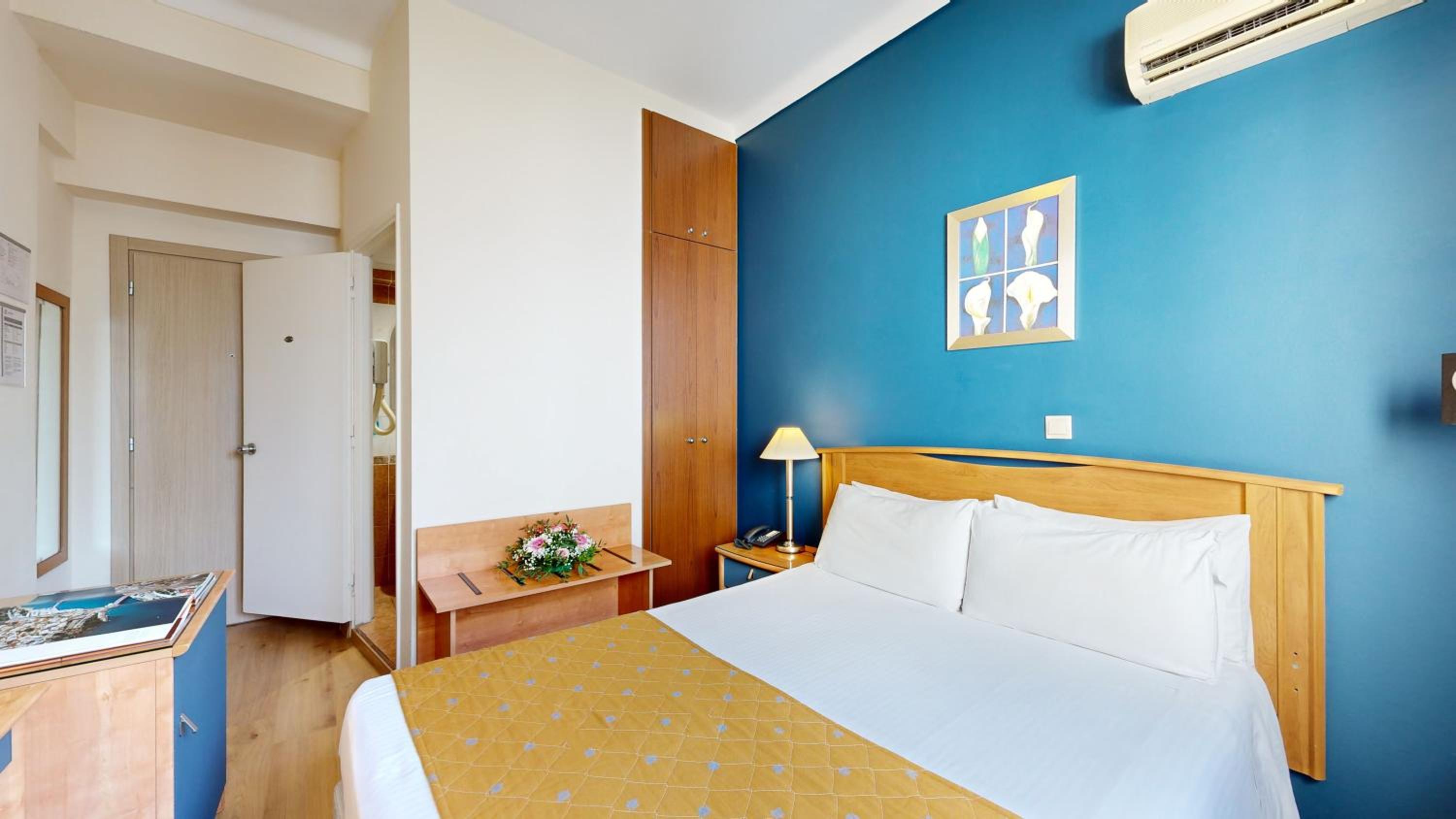Small Double Room - Photo 5