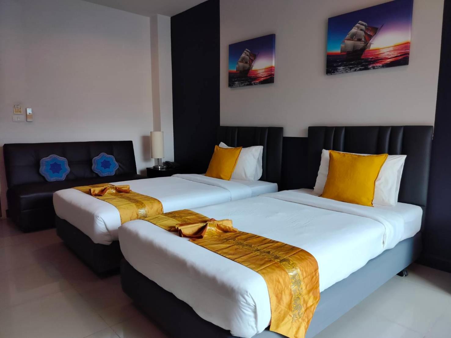 Deluxe Twin Room