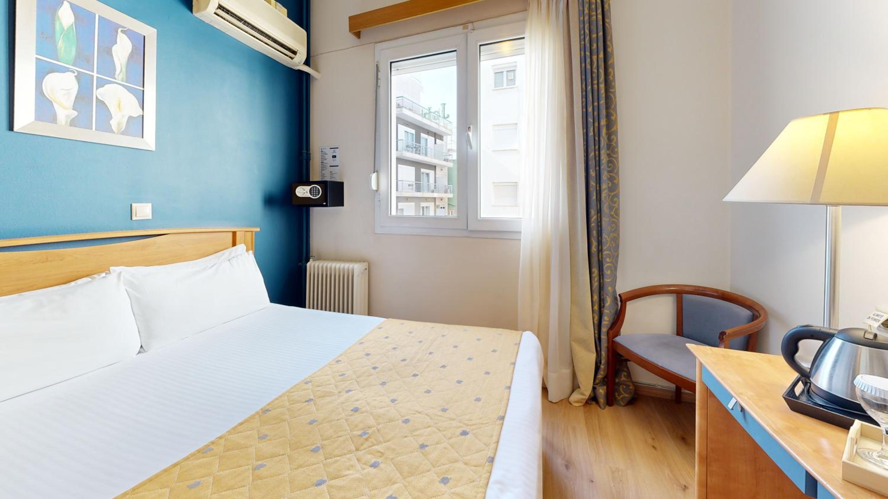 Small Double Room - Photo 6
