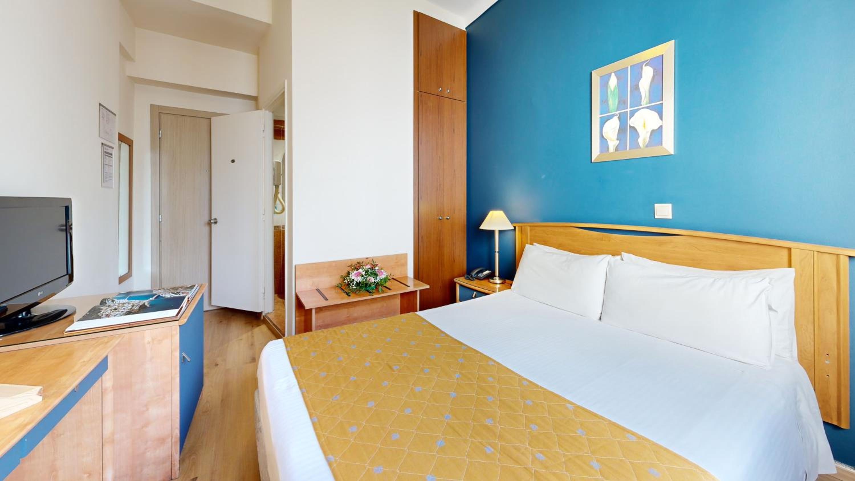 Small Double Room - Photo 3