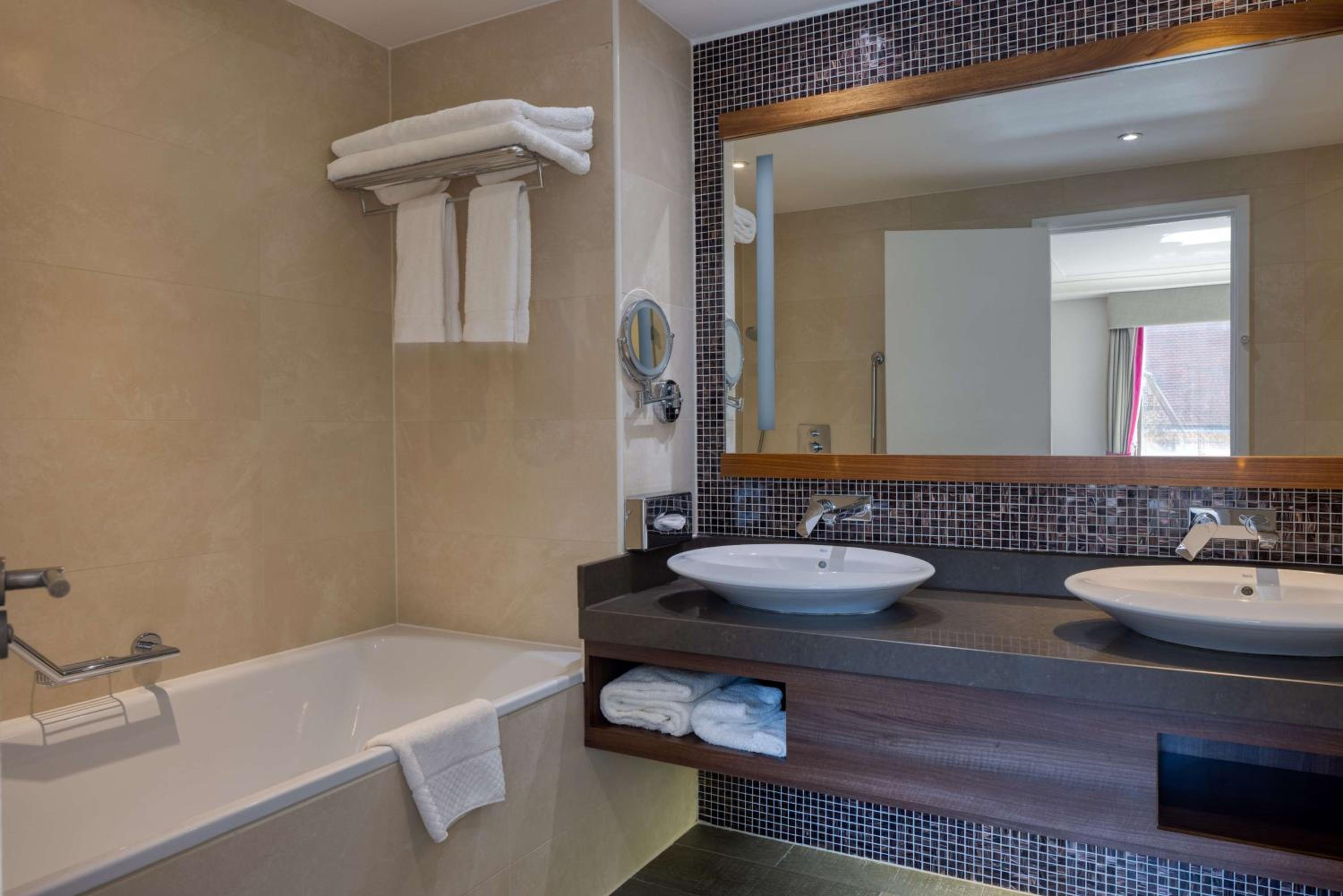 King Suite - Photo 6