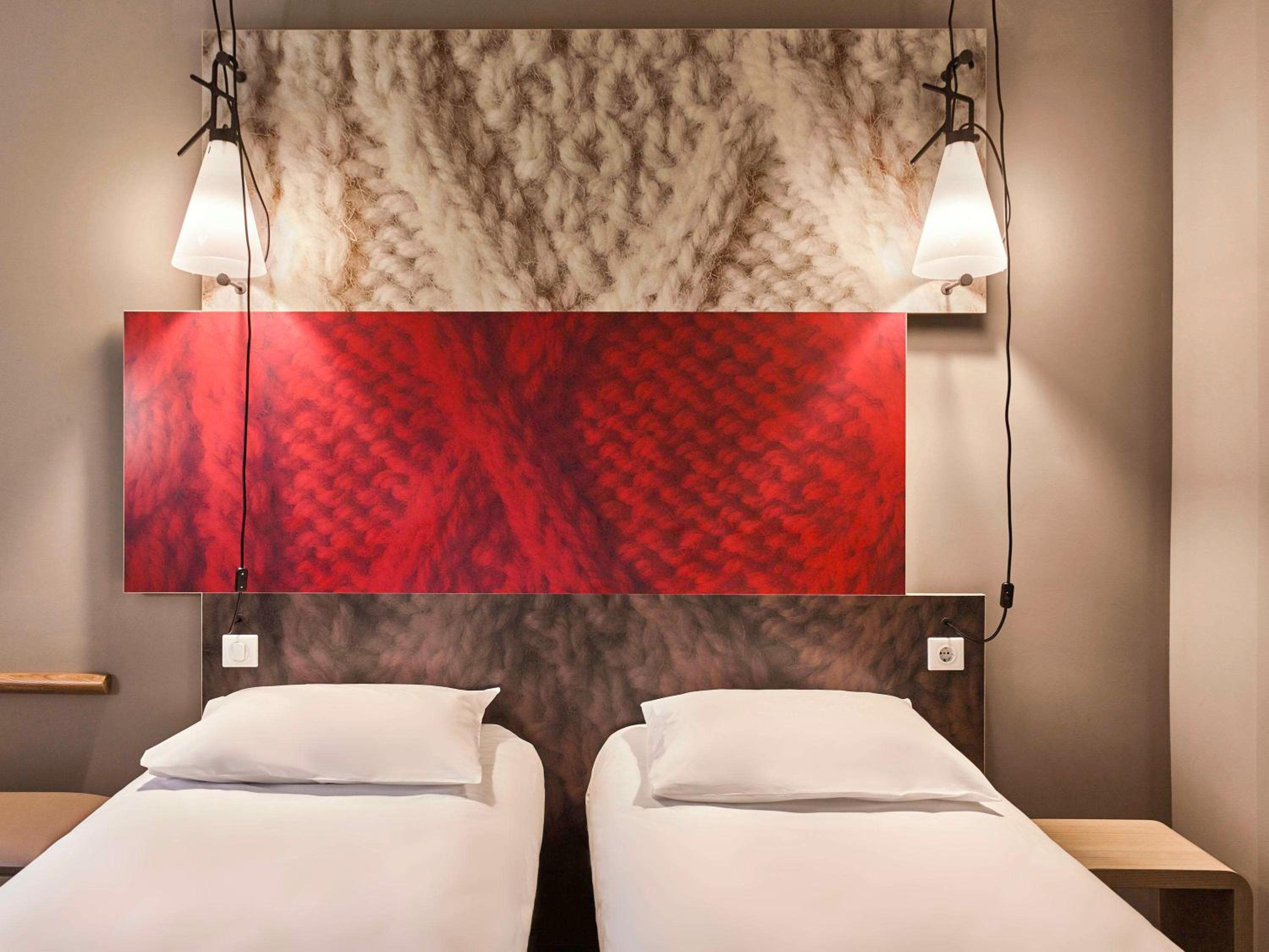 Standard Twin Room - Photo 10