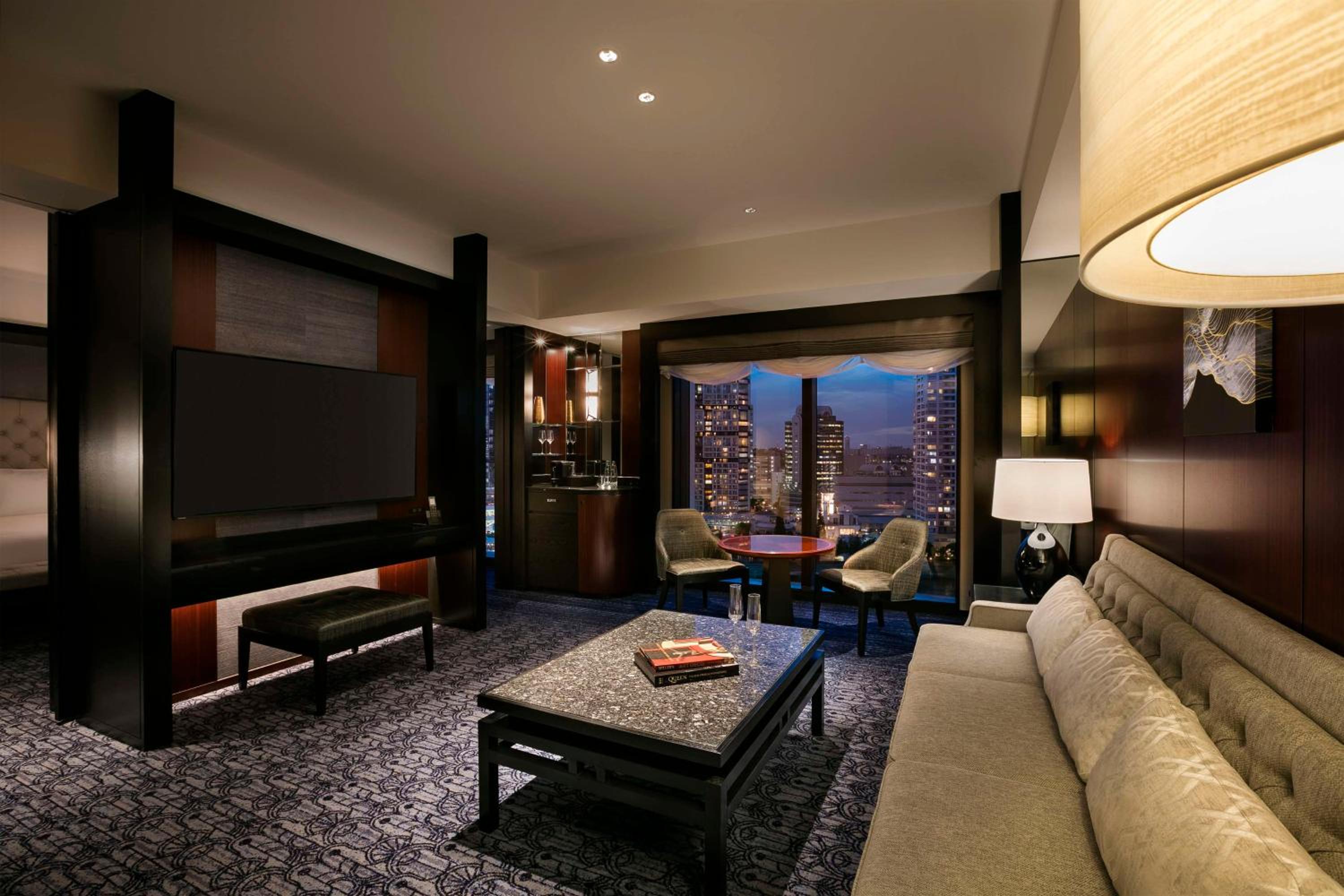 Executive Suite King - High Floor photo 1
