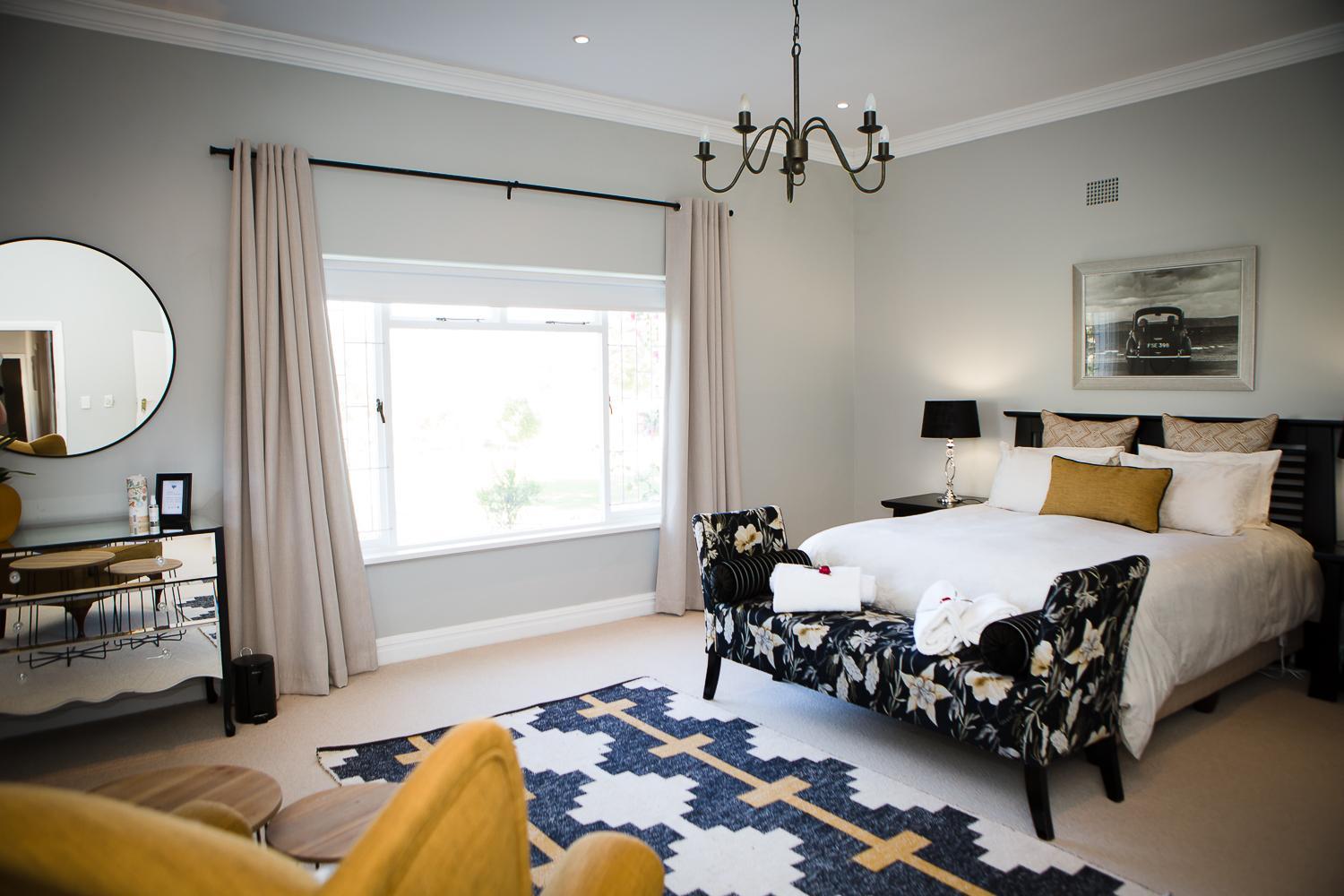 Four-Bedroom House - Photo 22