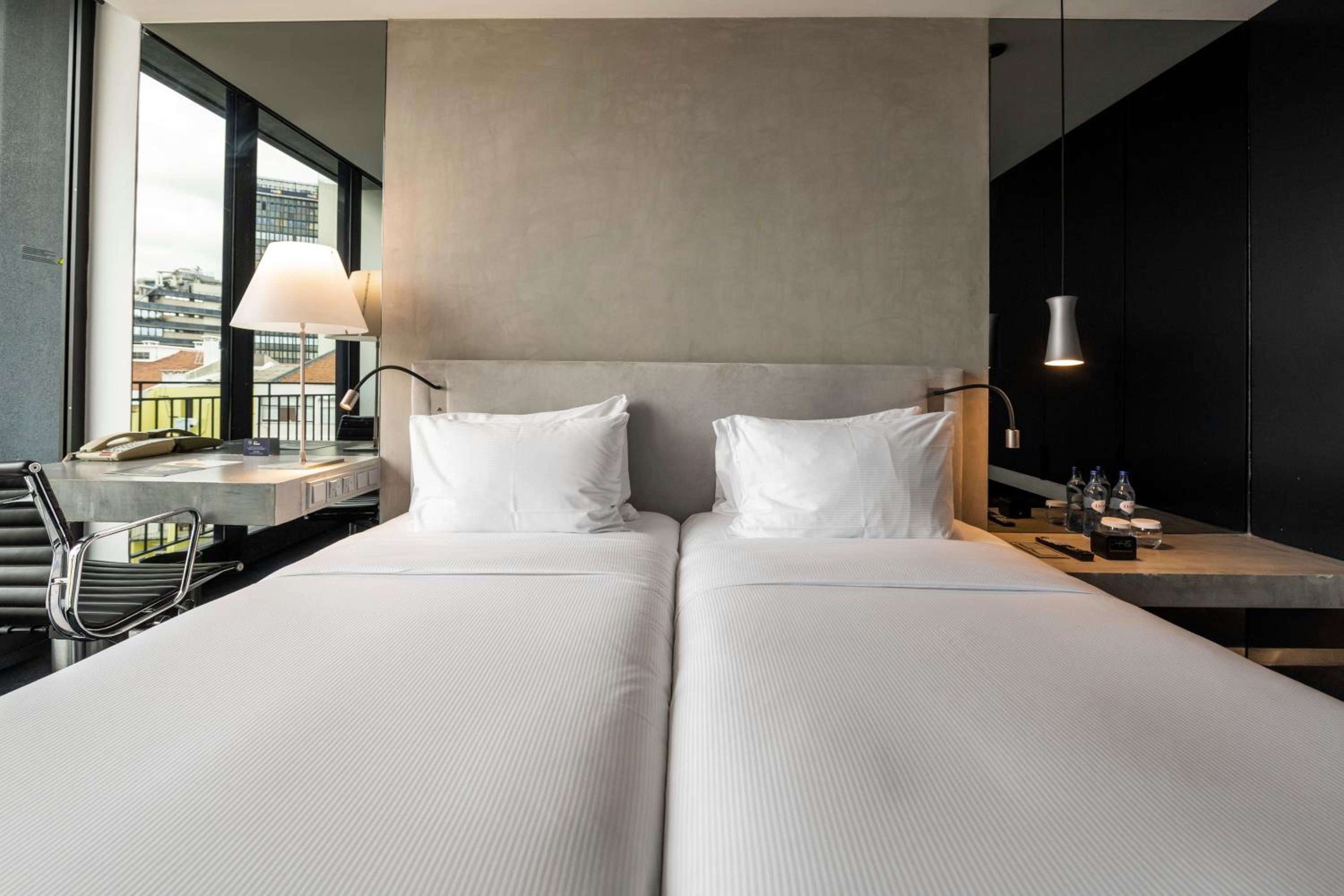 Twin Room - Photo 7