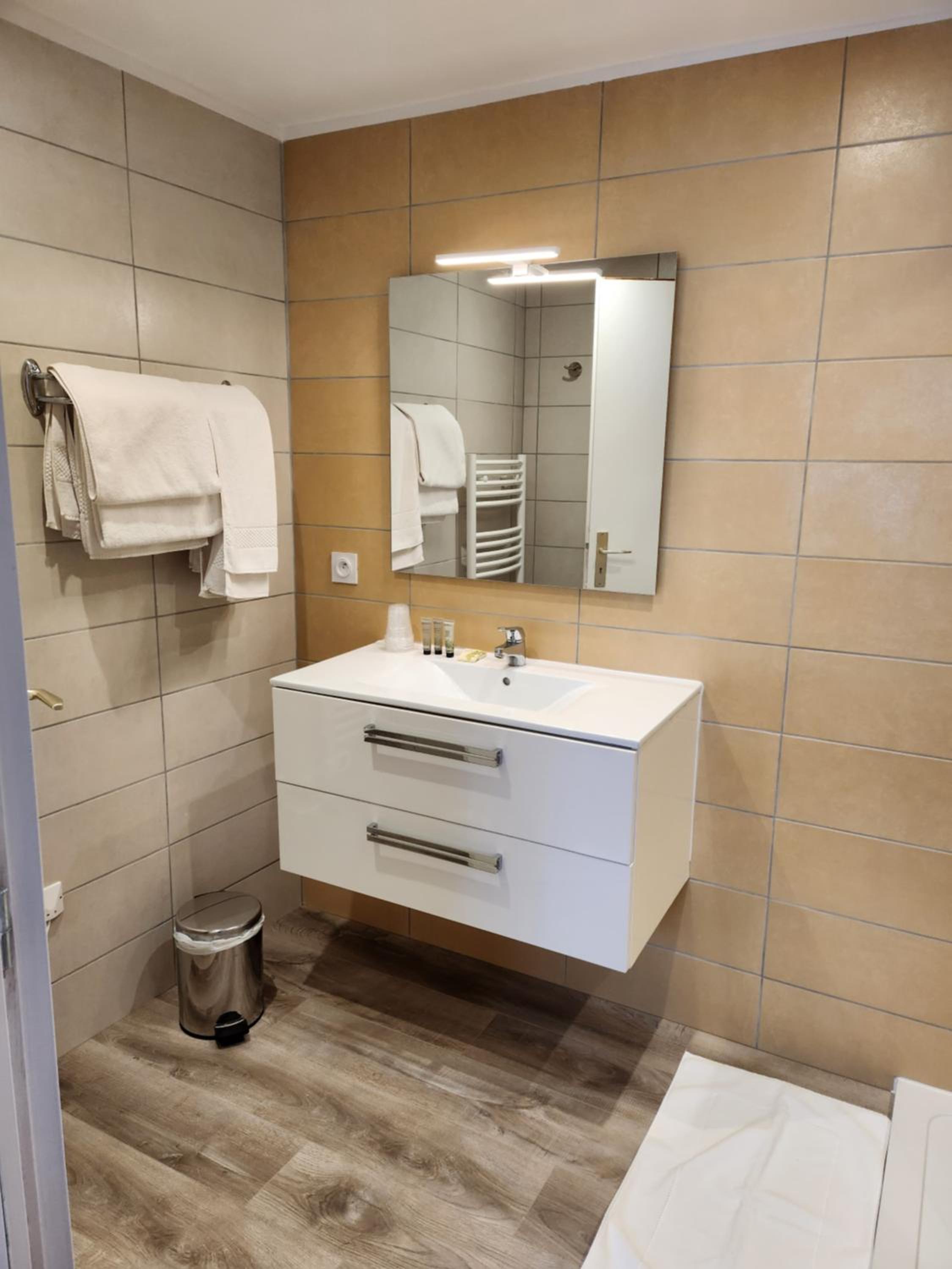 Quadruple Room with Shower photo 2