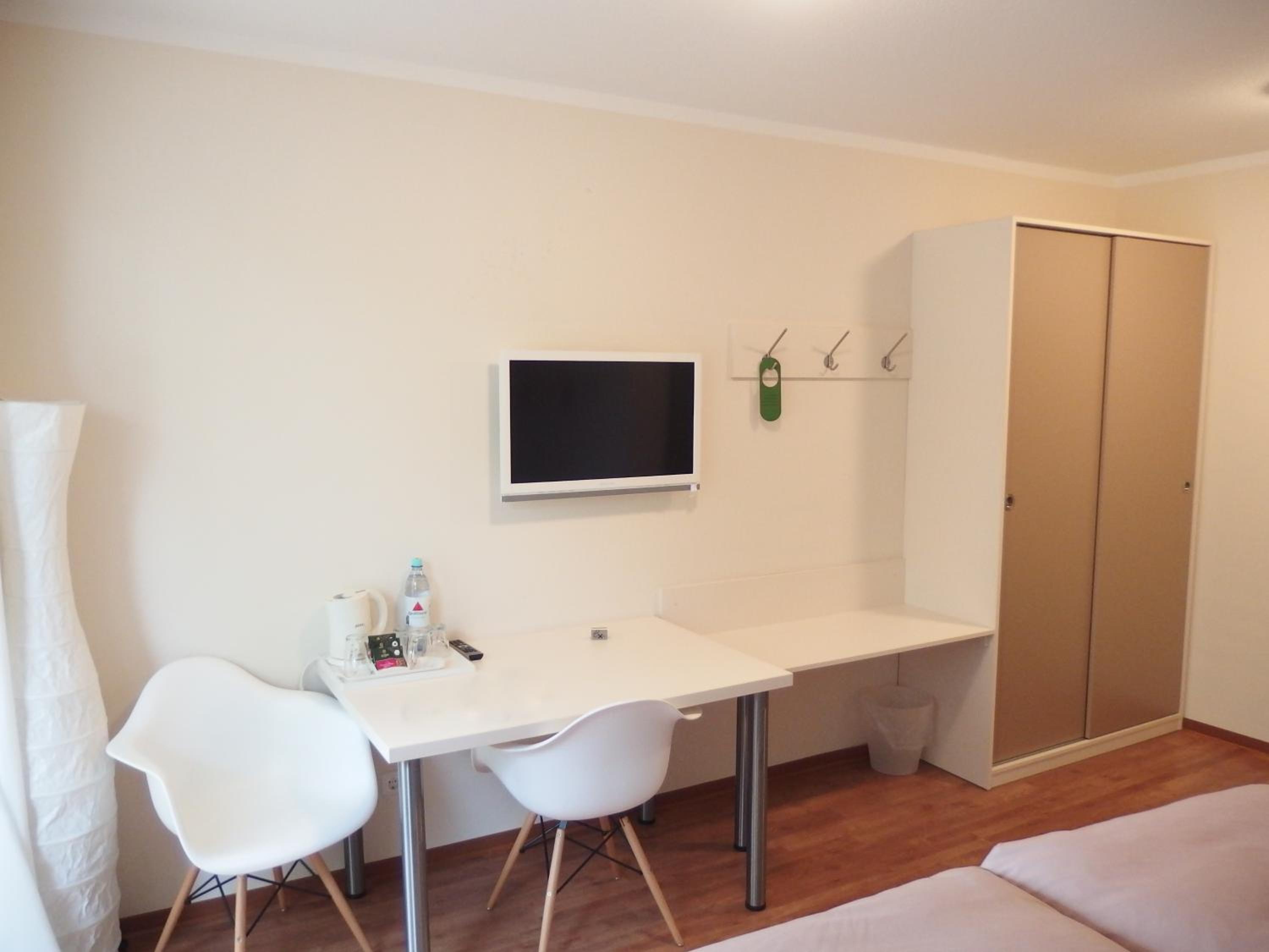 One-Bedroom Apartment photo 3