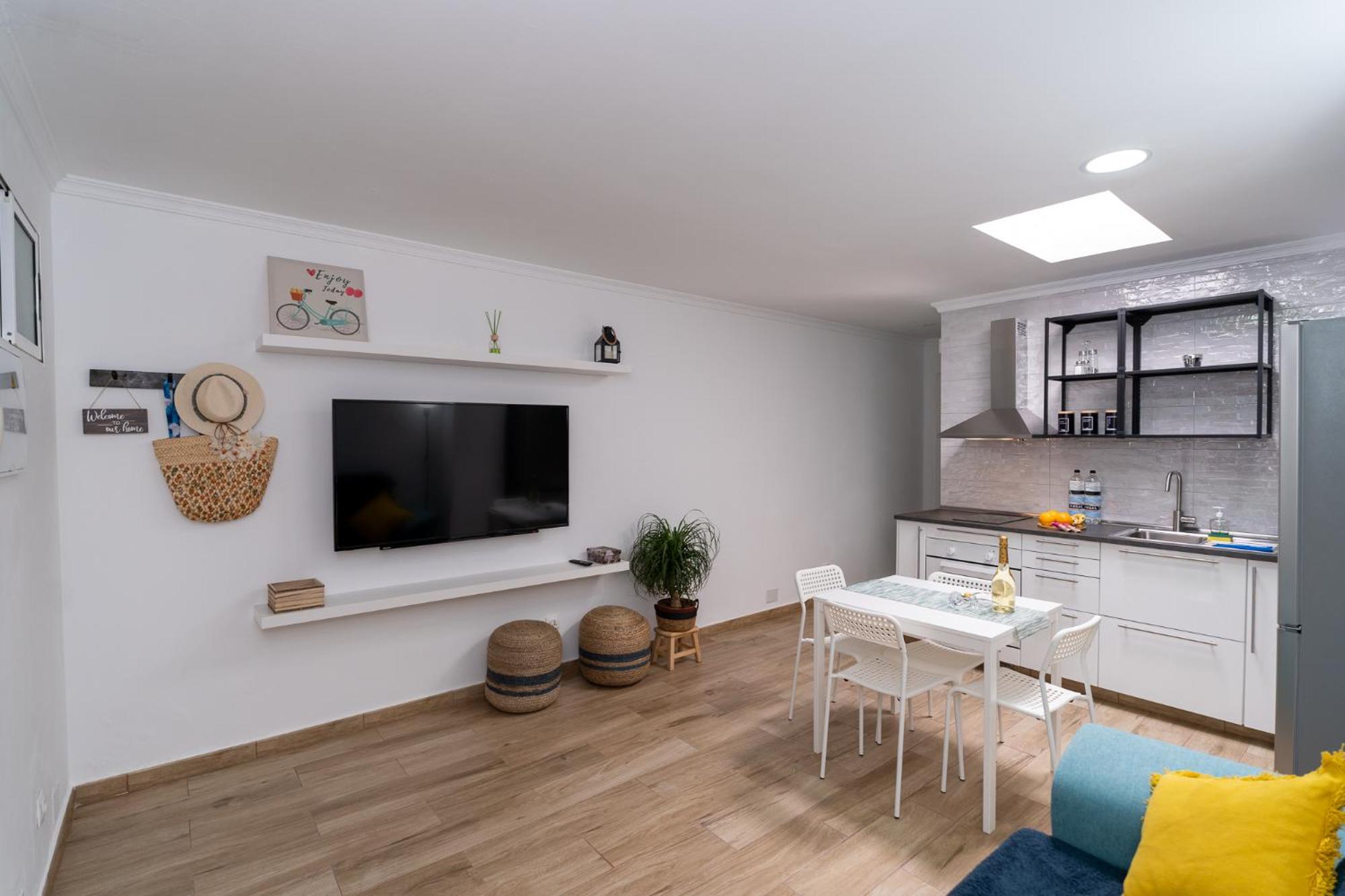 One-Bedroom Apartment photo 2